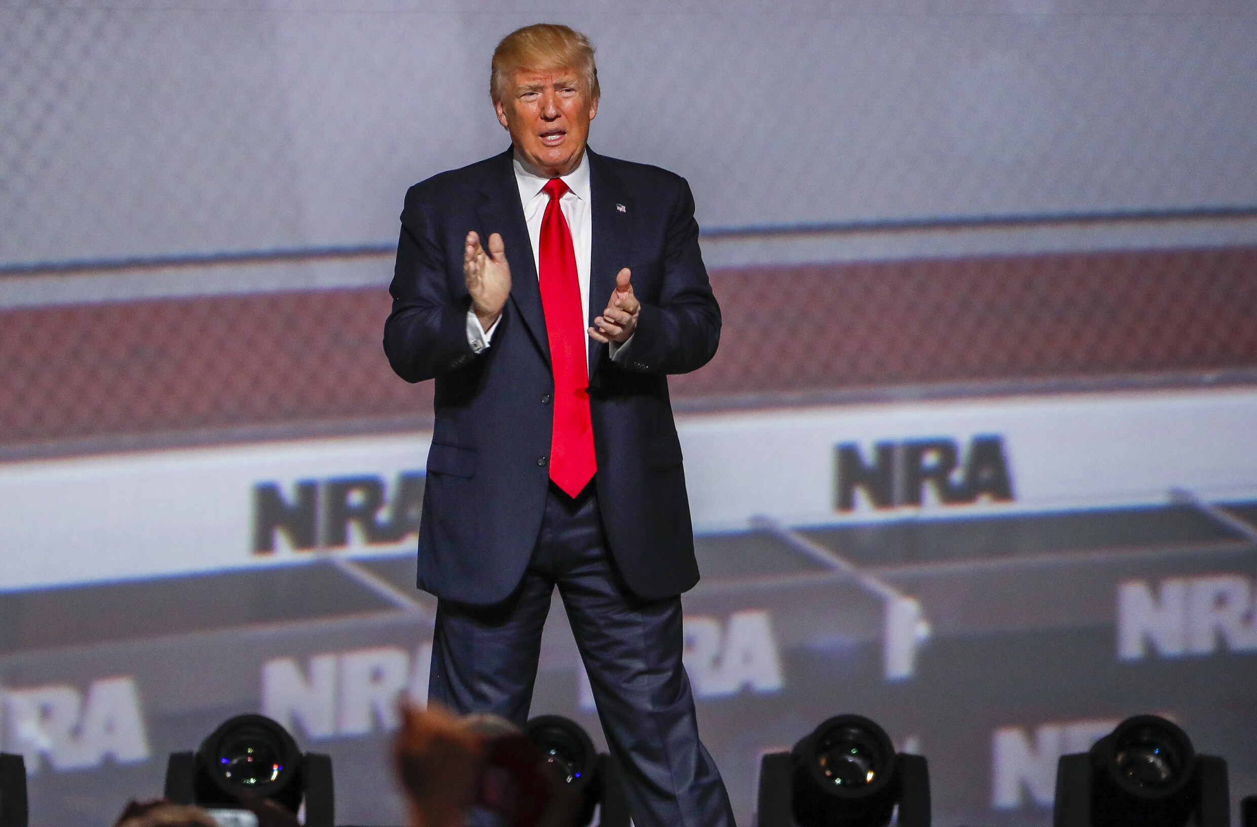Trump op congres wapenlobby NRA: "Trust me, jullie zijn mijn vrienden"