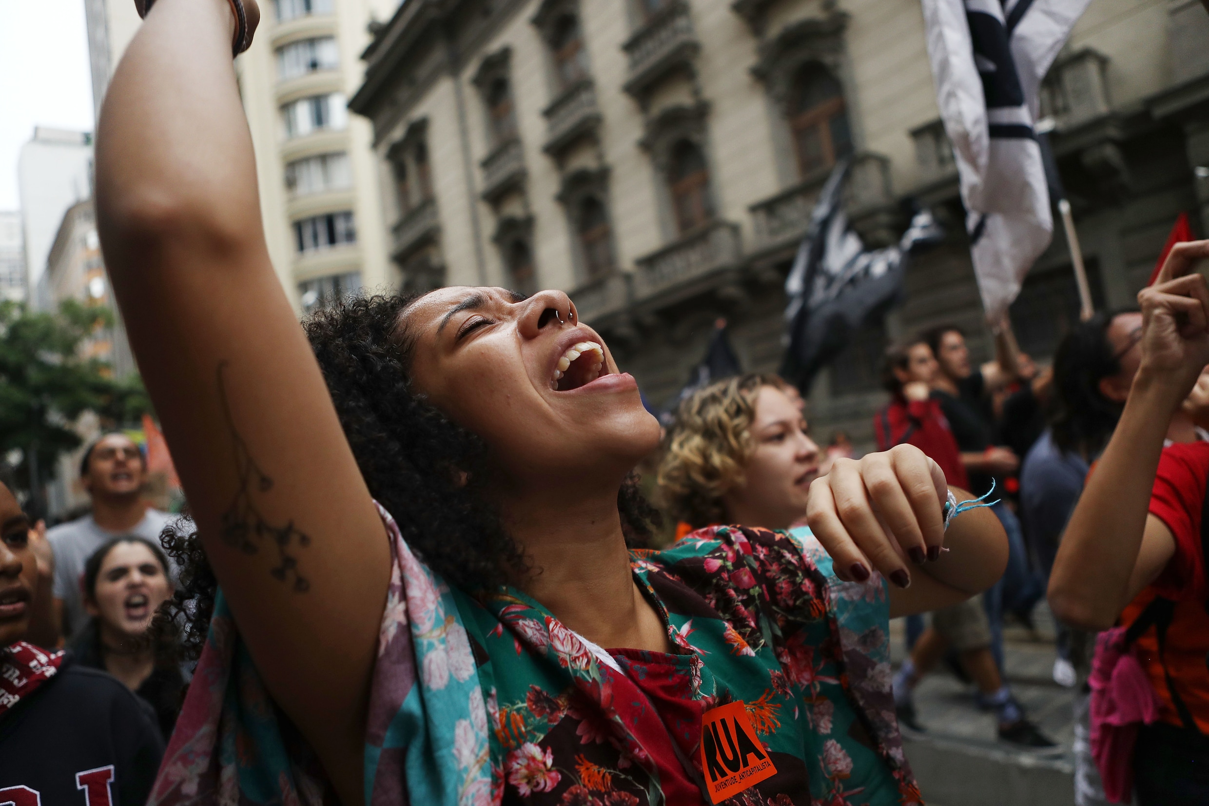 Hevige rellen bij massaprotesten tegen plannen president in Brazilië