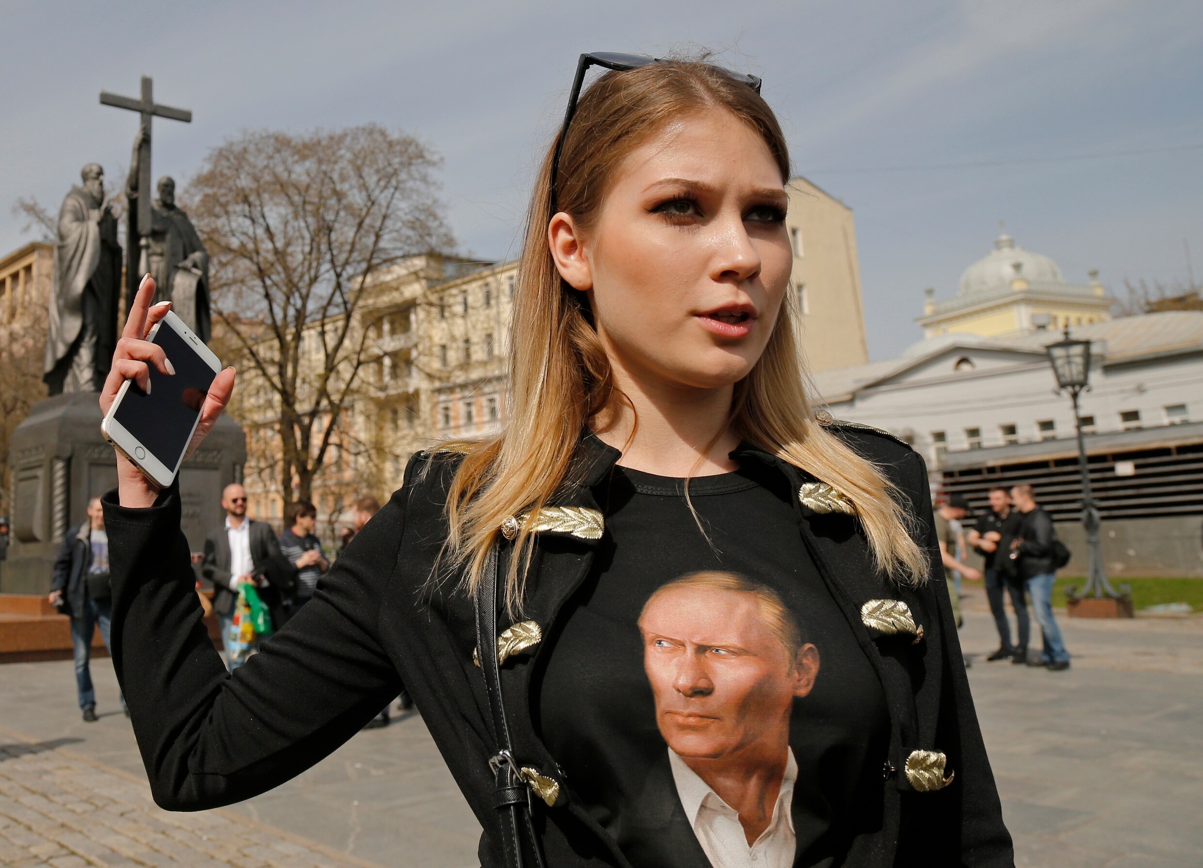 Honderden trotseren verbod om tegen Poetin te demonstreren: "Wij zijn ziek van hem"