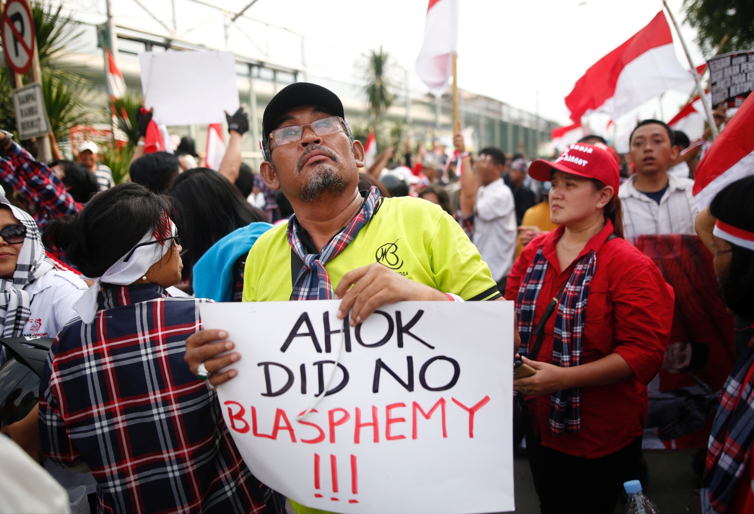 Opvallend Hard Vonnis: Christelijke Gouverneur Jakarta Moet Twee Jaar ...