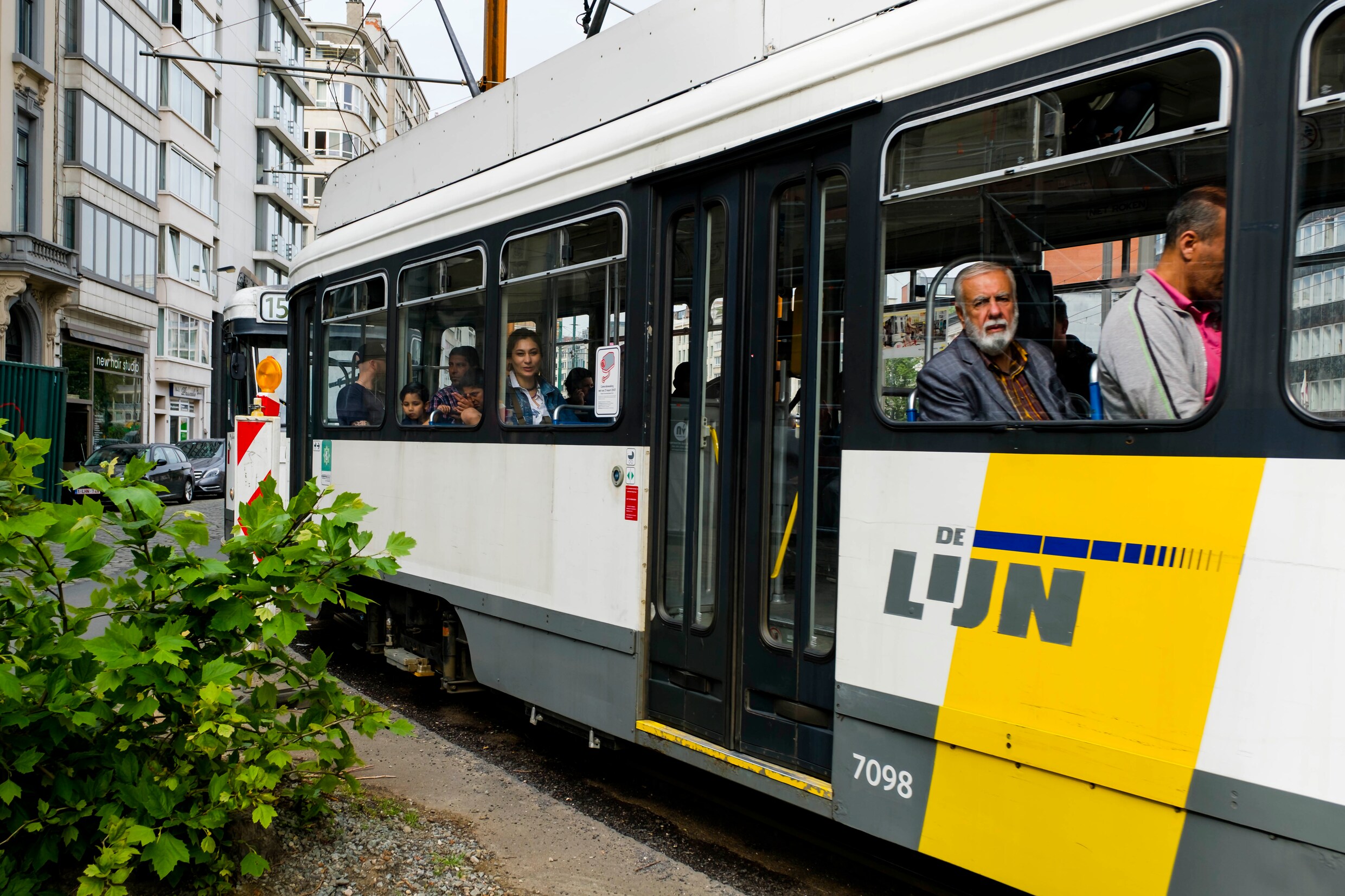 Antimelkreclame op Antwerpse en Gentse trams stopgezet na klacht boeren