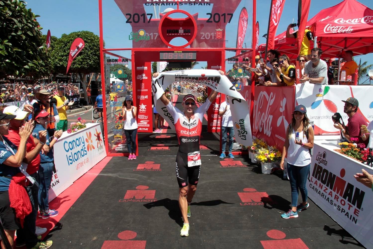 Sterke Bart Aernouts pakt zege in prestigieuze Ironman Lanzarote
