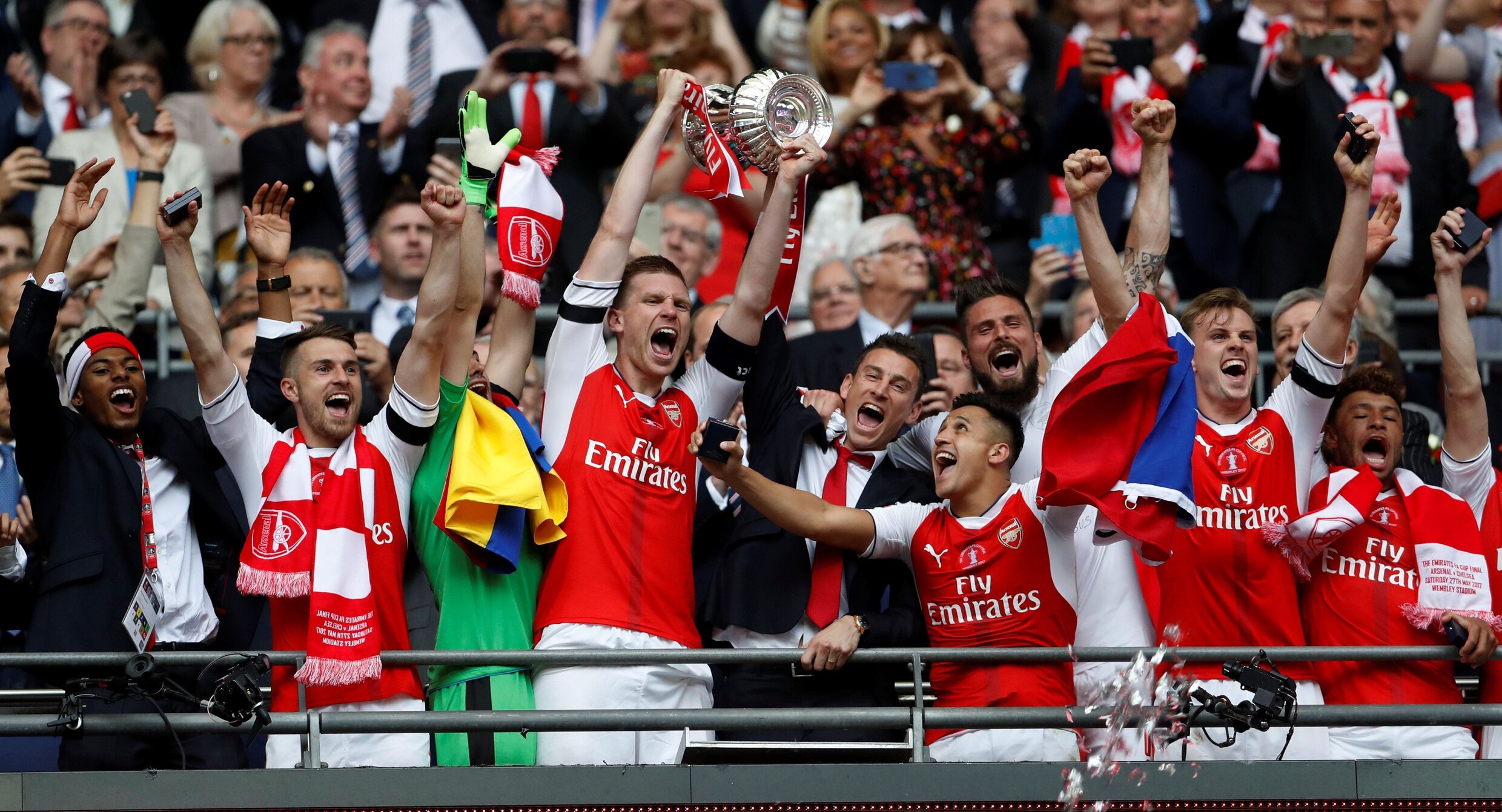 Arsenal verslaat Chelsea en wint dertiende Engelse beker