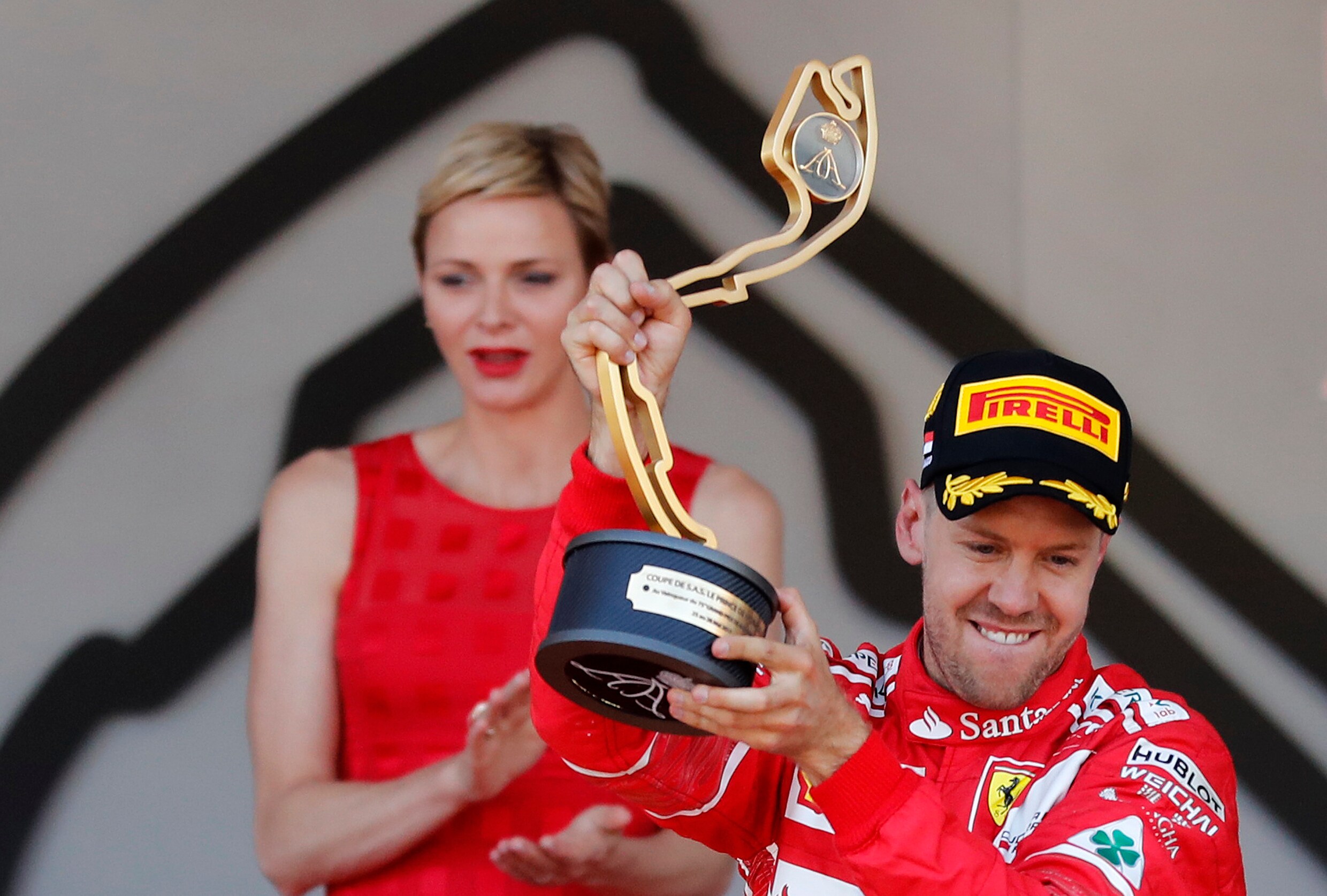 Ongenaakbare Vettel pakt zege, Vandoorne out na crash in slotfase