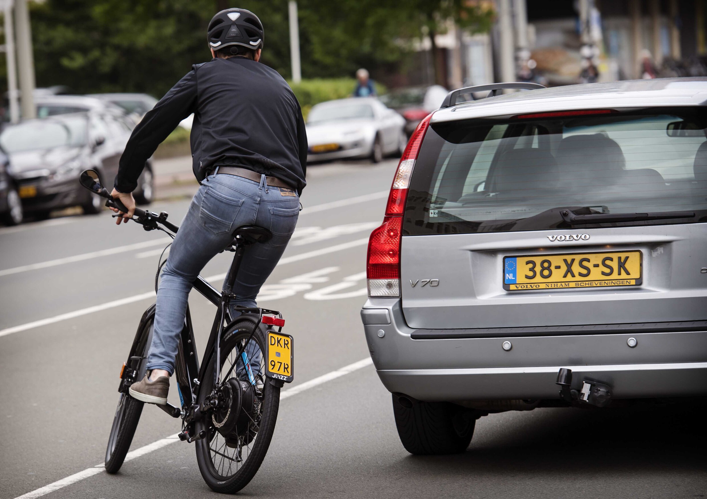 Voor eerste keer ooit meer fietsers omgekomen in Nederlands verkeer dan automobilisten, forse stijging bij e-bikes