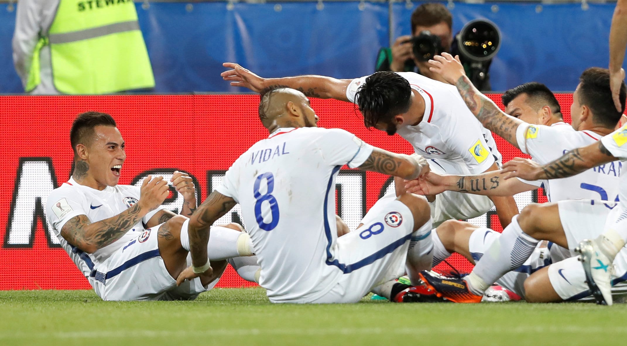 Voetbal is niet meer hetzelfde met nieuw hulpmiddel de videoref