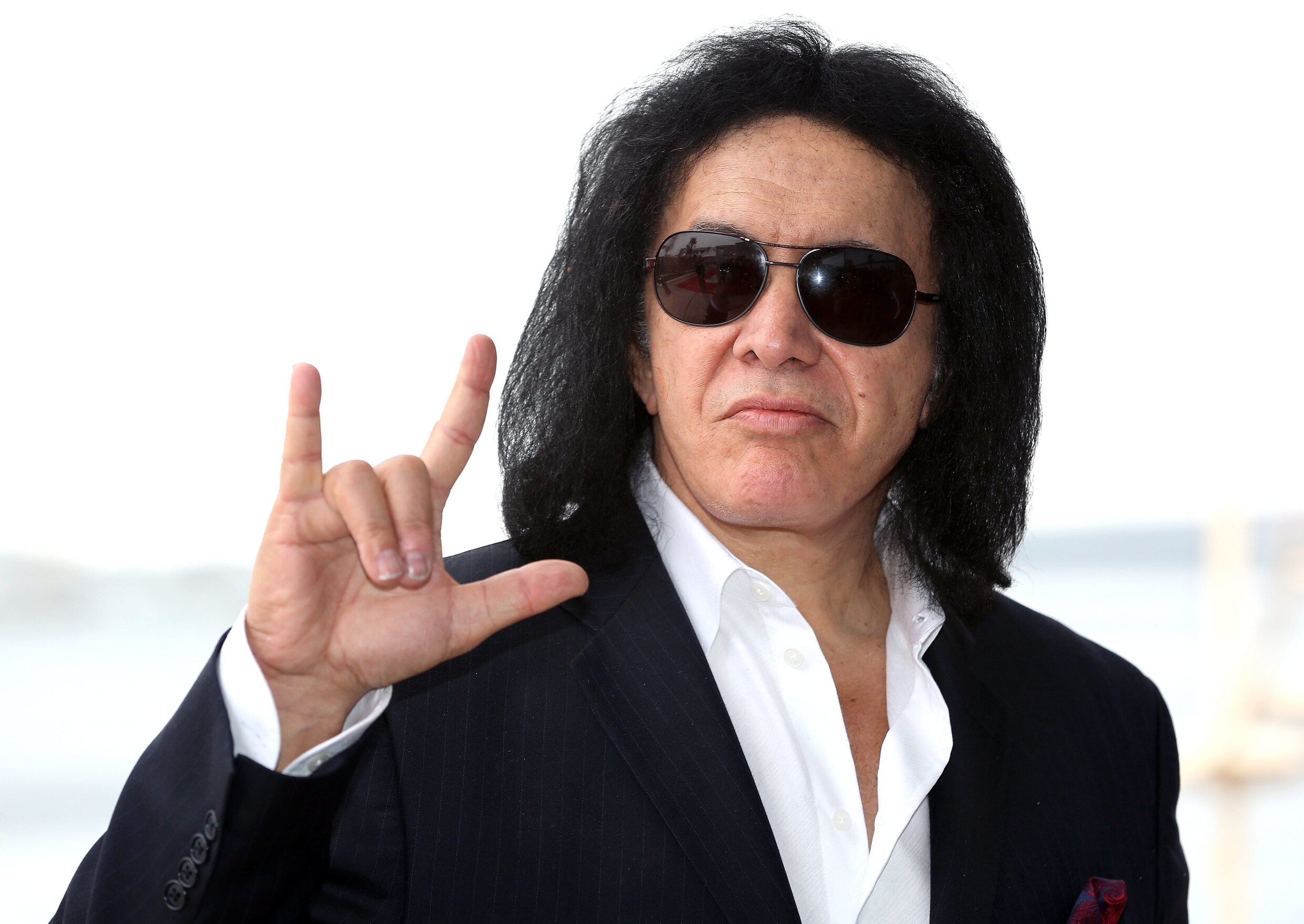 Kiss-bassist laat patentaanvraag bokkengroet vallen