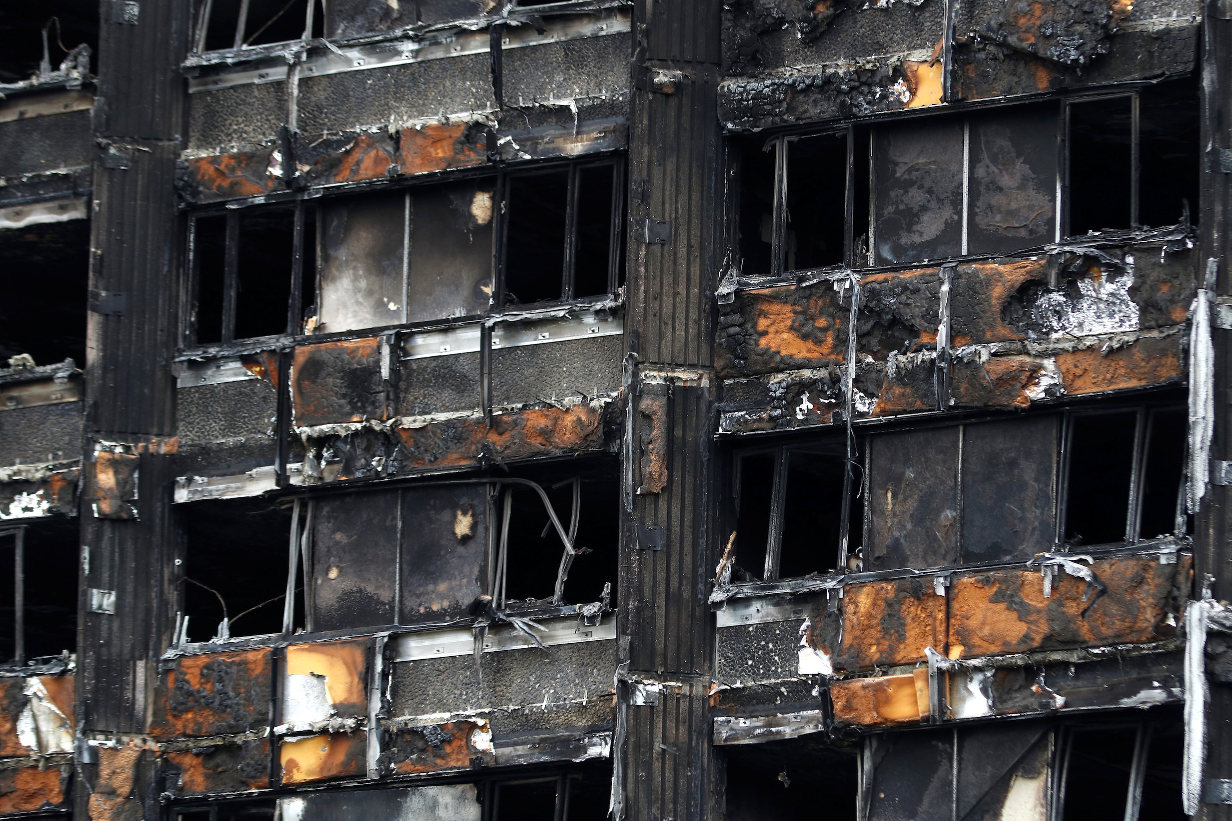 Nog eens 60 woontorens falen in veiligheidstesten na brand Londen