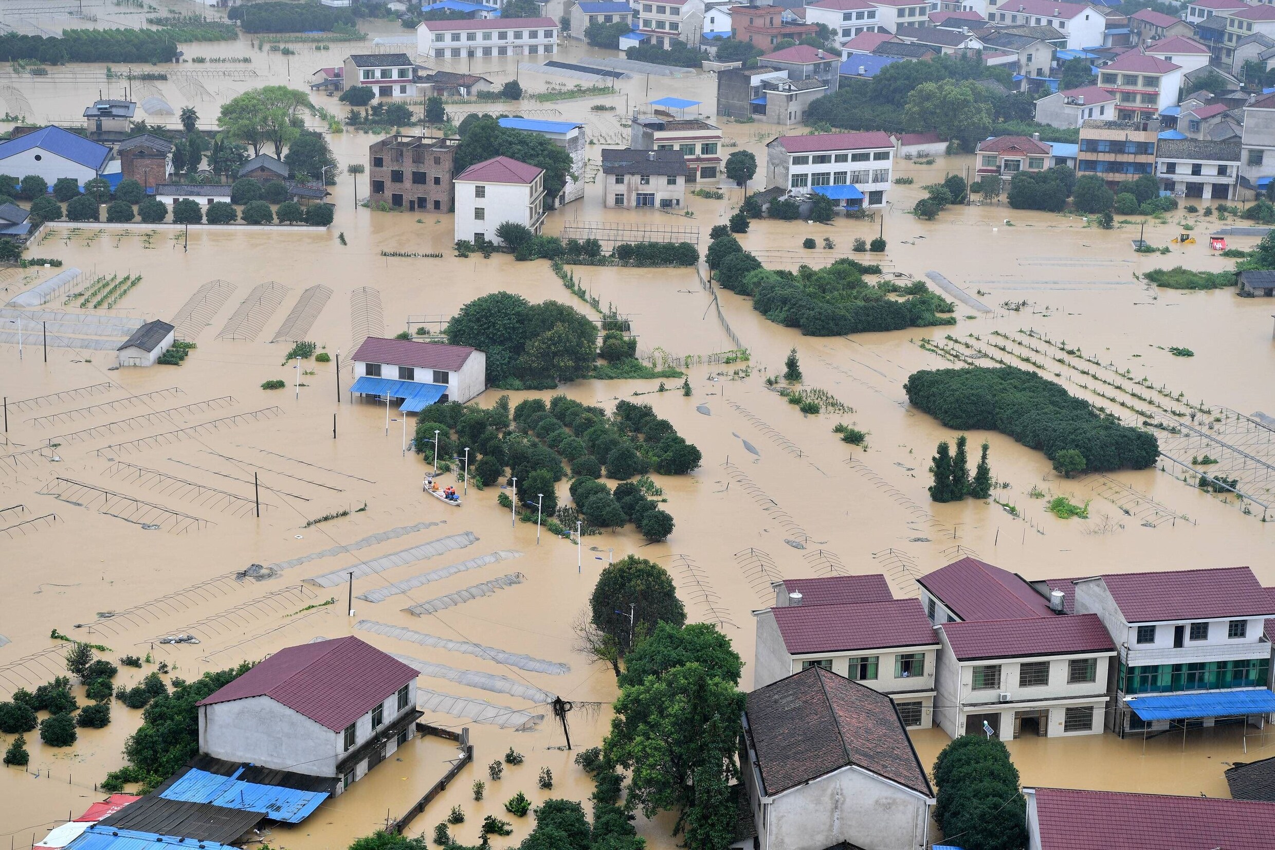 Zuiden van China gaat gebukt onder overstromingen: 56 doden en 22 vermisten