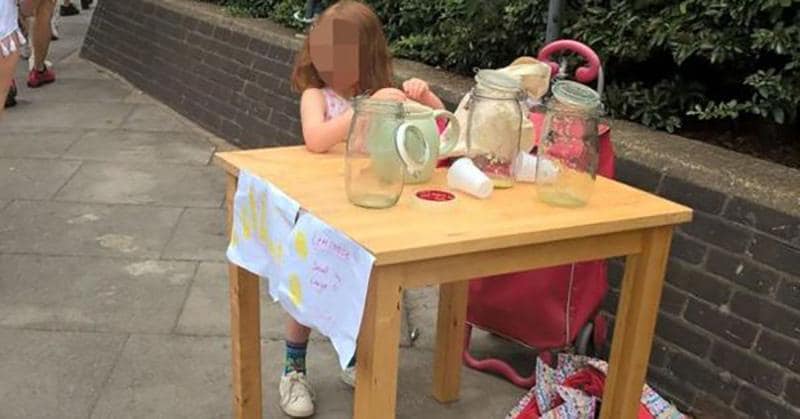 Meisje (5) krijgt boete voor verkopen van limonade zonder vergunning