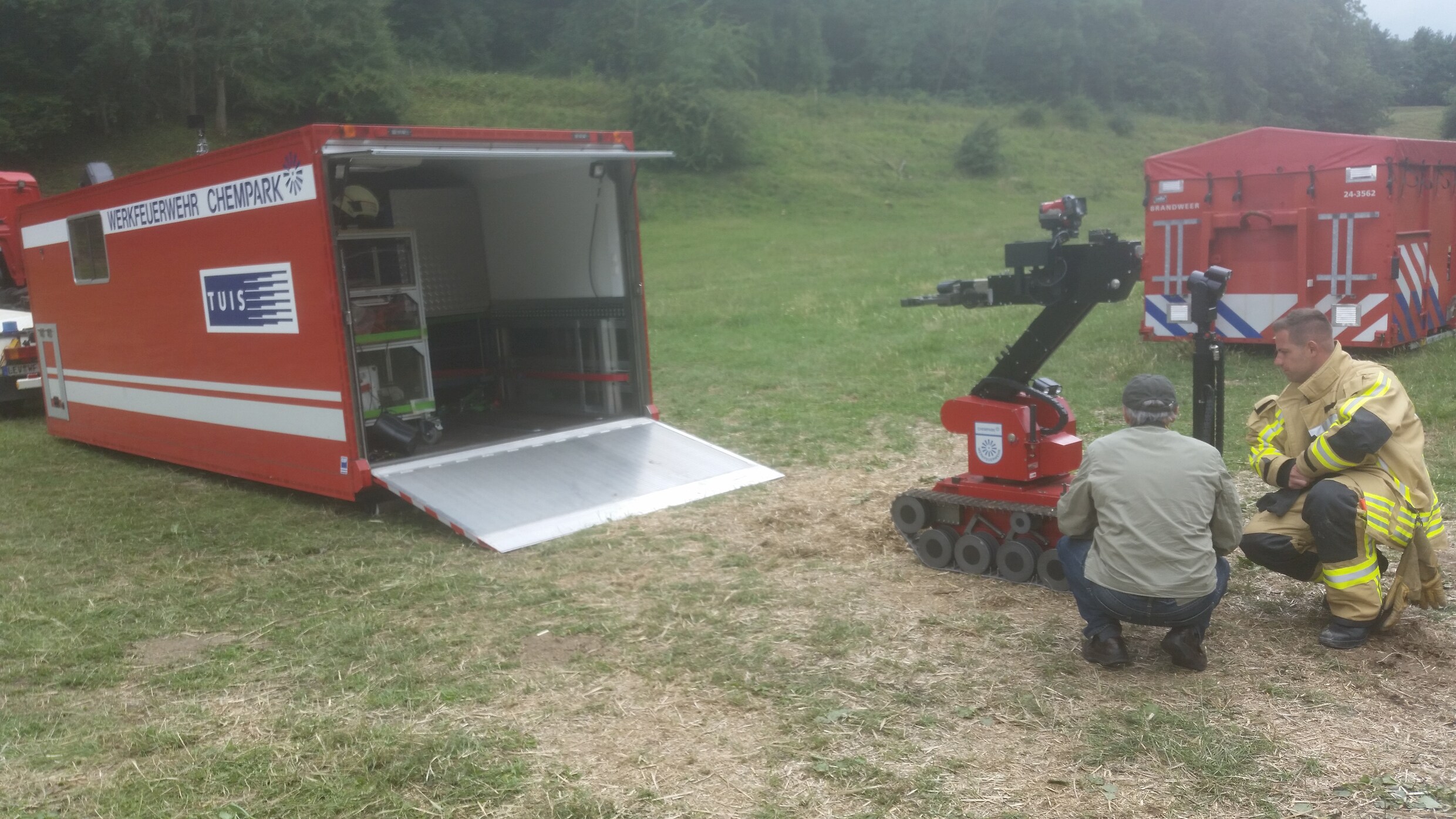 Hooibrand mergelgrotten: robot van Duitse chemiereus inspecteert gangenstelsel