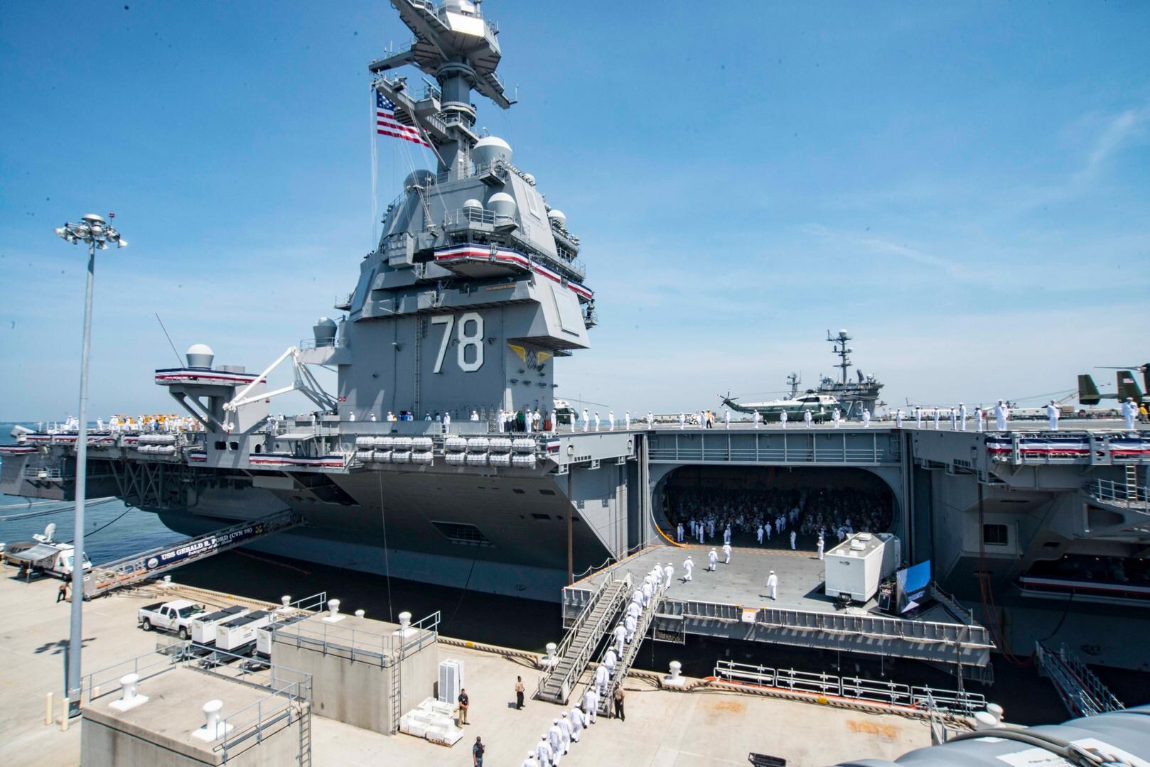 "Onze vijanden zullen beven van angst": Trump presenteert indrukwekkend oorlogsschip