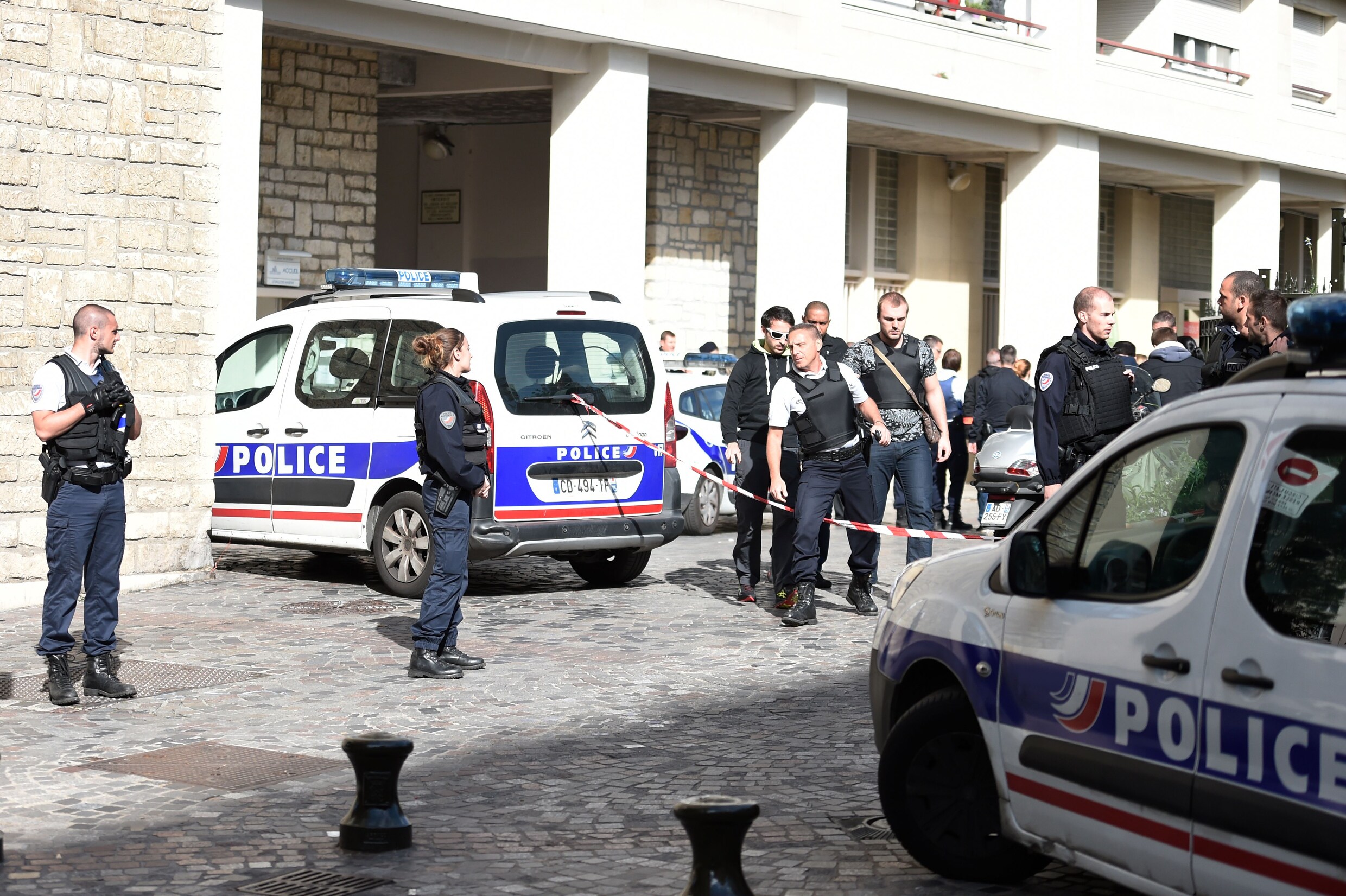 Militairen gewond na aanrijding nabij Parijs, dader gevat