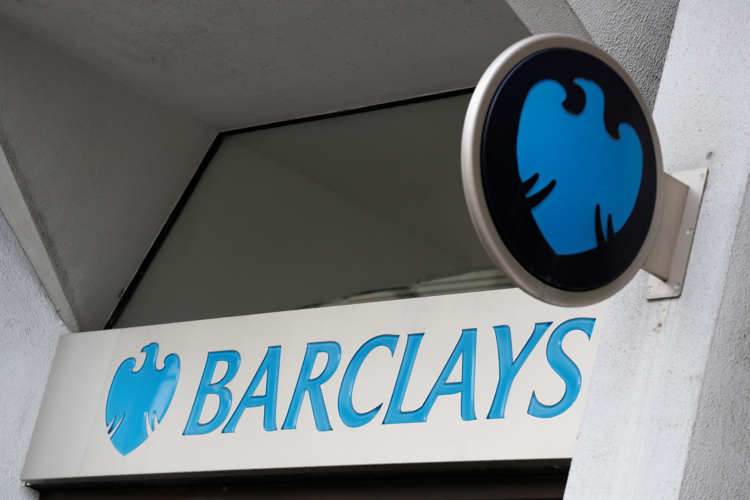 Zwarte doos onder bureau: bankpersoneel Barclays schrikt van "Big Brother-achtig toezicht"