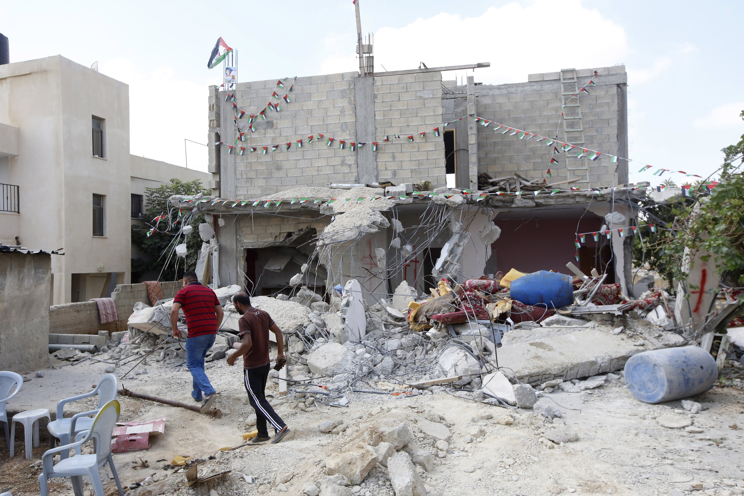 Israëlisch leger vernielt huis van Palestijn die drie Israëliërs doodde