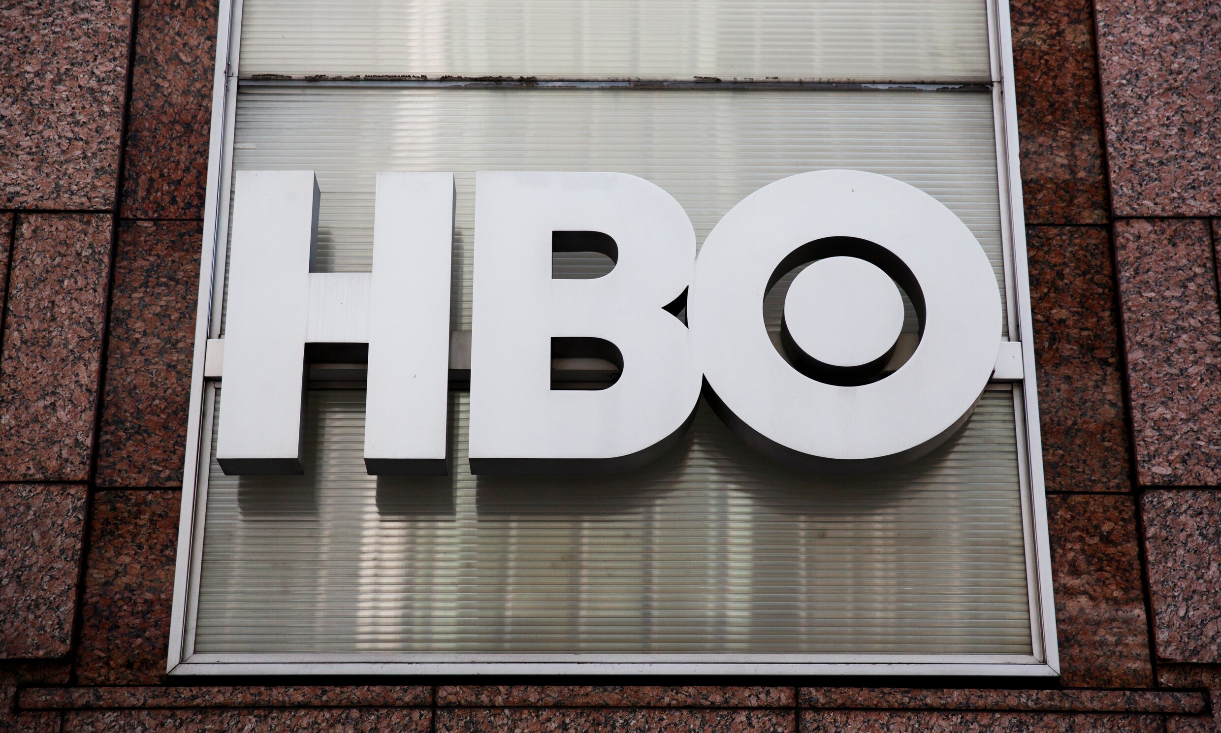 Hackers lekken wachtwoorden van socialemedia-accounts HBO