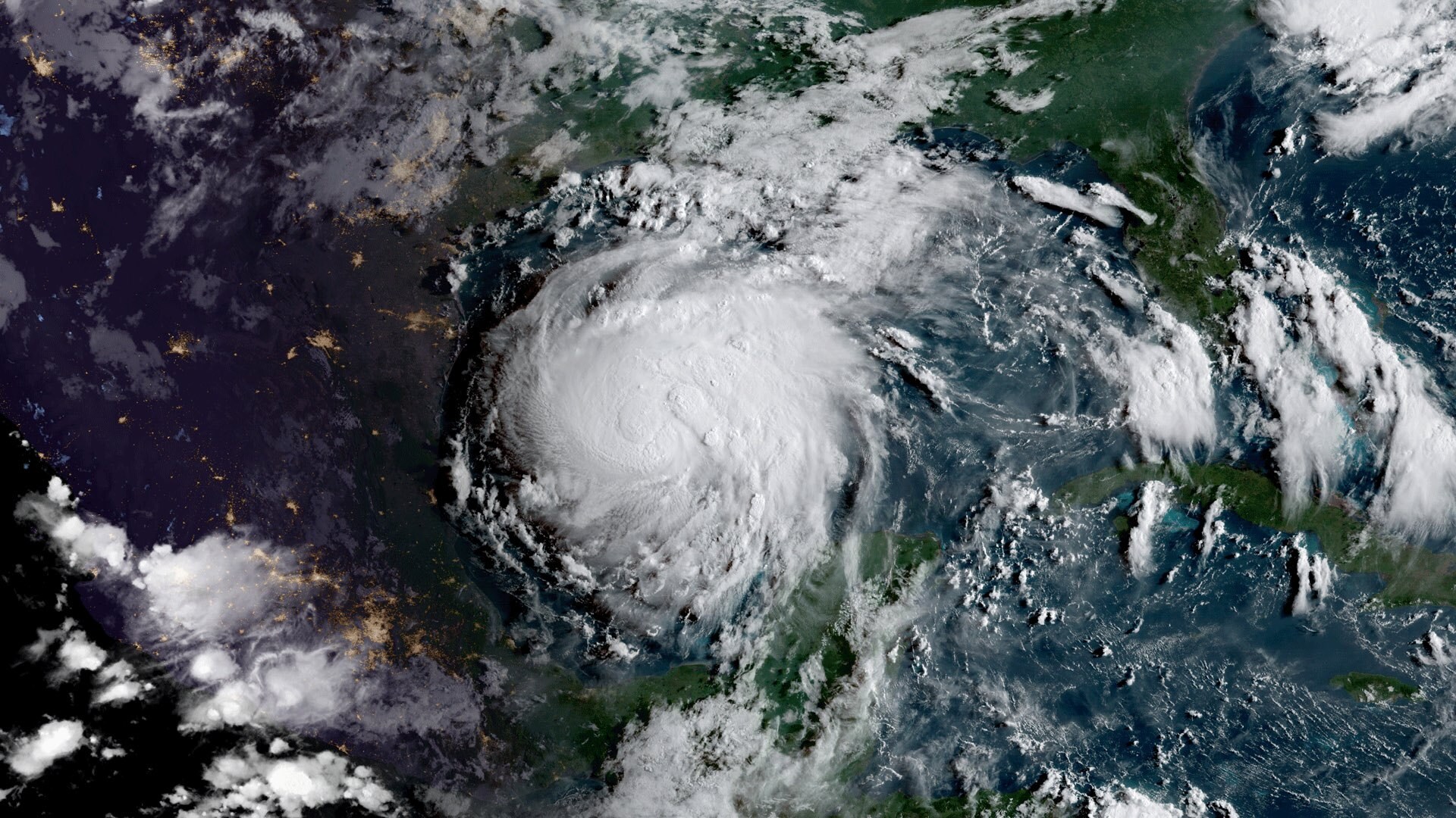 Trump bestempelt orkaan Harvey als natuurramp