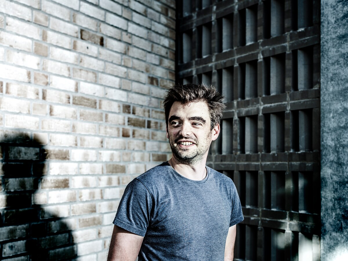 Simon wil graag een Tesla en u kunt hem daarbij helpen | De Morgen