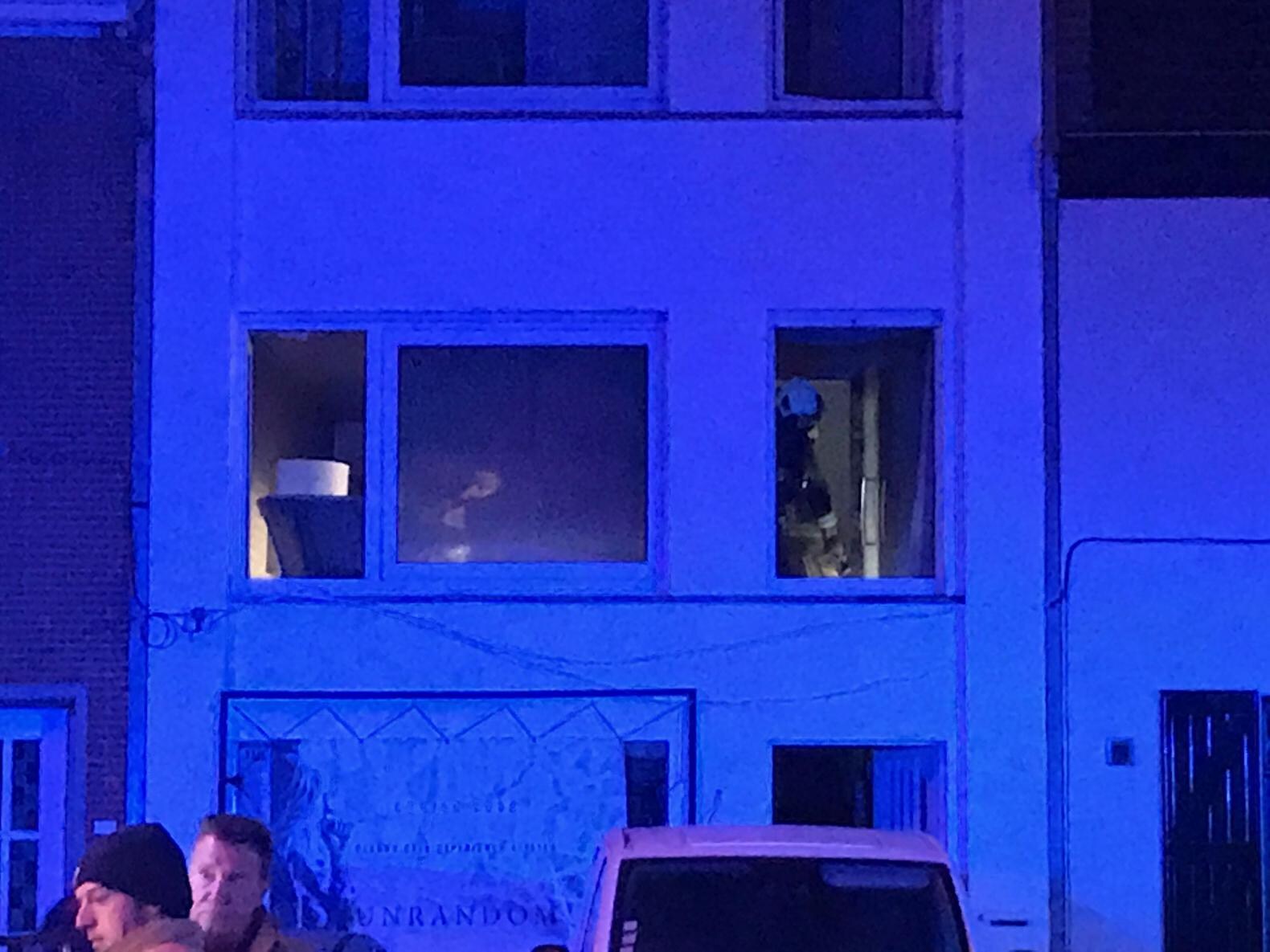 Vrouw en twee kinderen naar ziekenhuis na brand in appartement