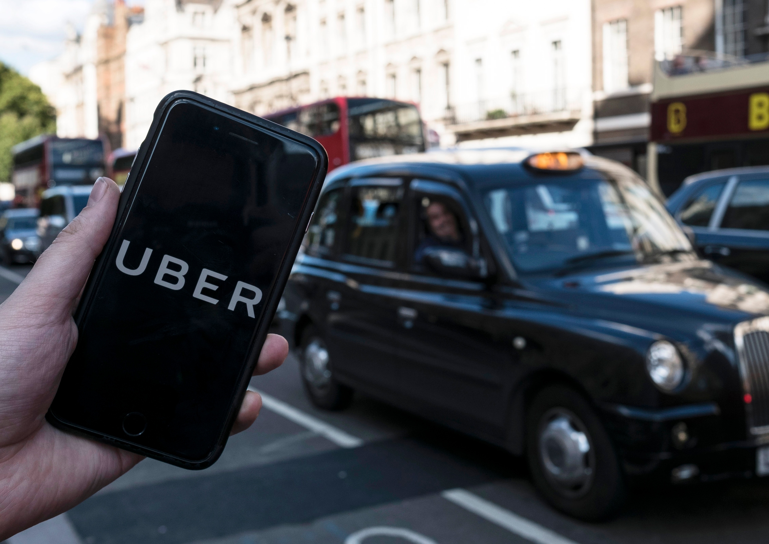 Uber belooft concessies te doen om vergunning in Londen niet te verliezen
