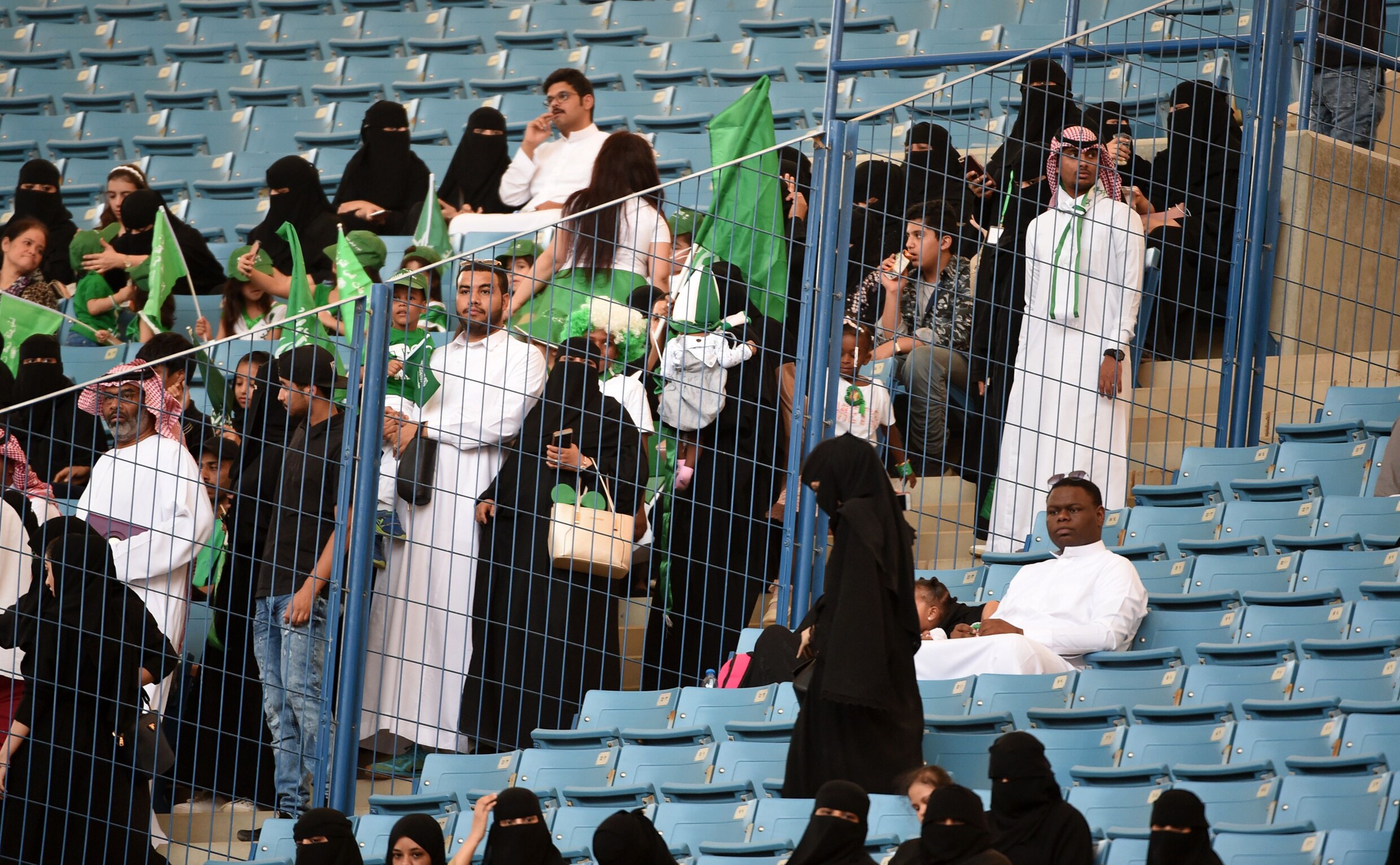 Vrouwen mogen voor het eerst stadion binnen in Saudi-Arabië