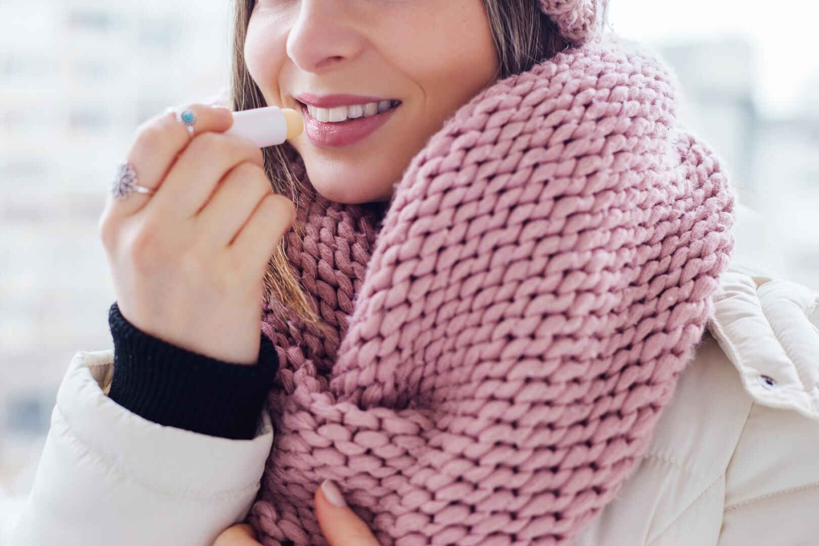 Weldra weer winters droge lippen, maar opgepast! Test-Aankoop waarschuwt voor schadelijke stoffen in lippenbalsem