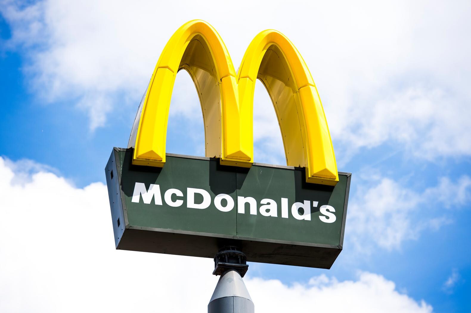 Deze McDonald's-reclame geeft eerder schele hoofdpijn dan trek in kipnuggets