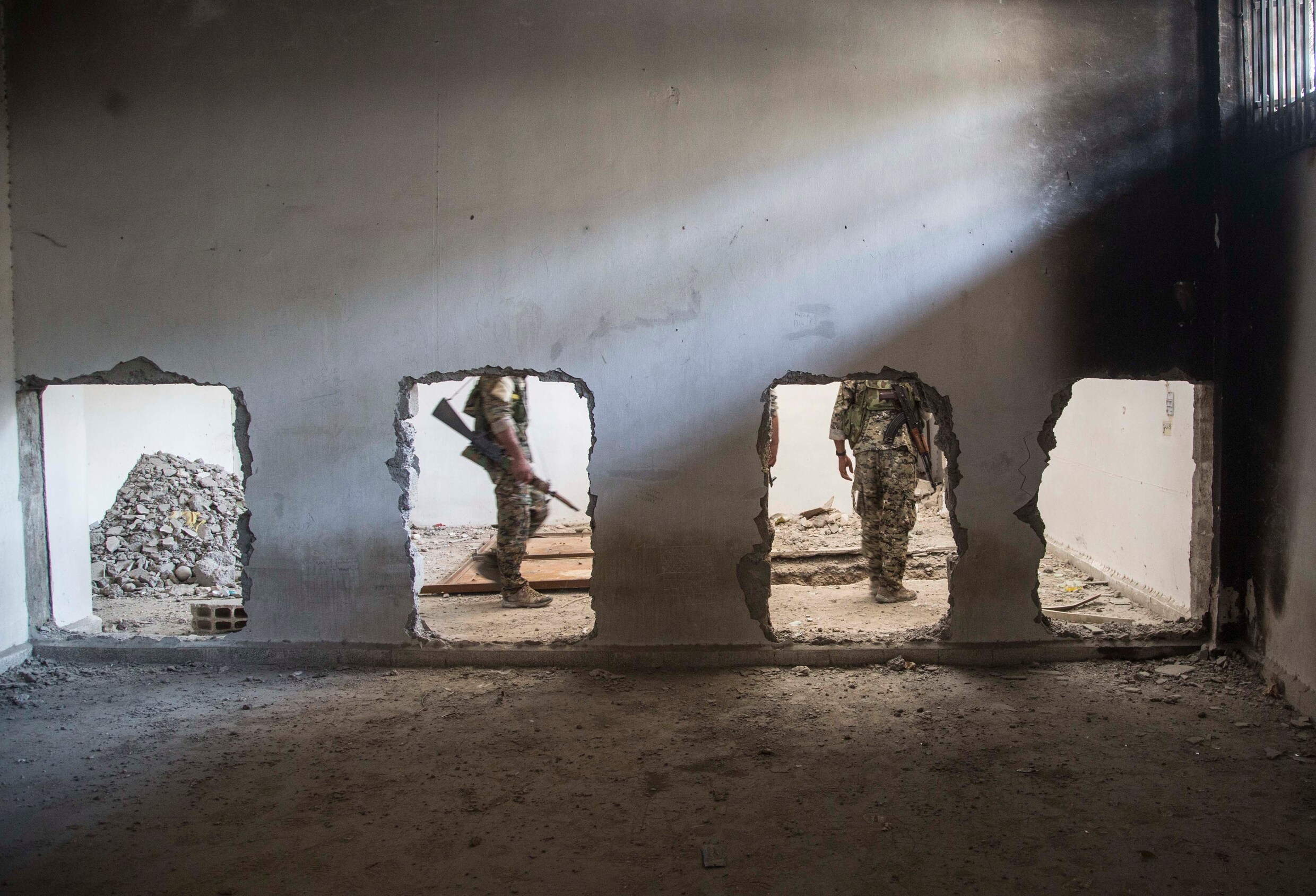 Binnenkijken in de cellen van IS-gevangenis in Raqqa: "Nachtmerrie"
