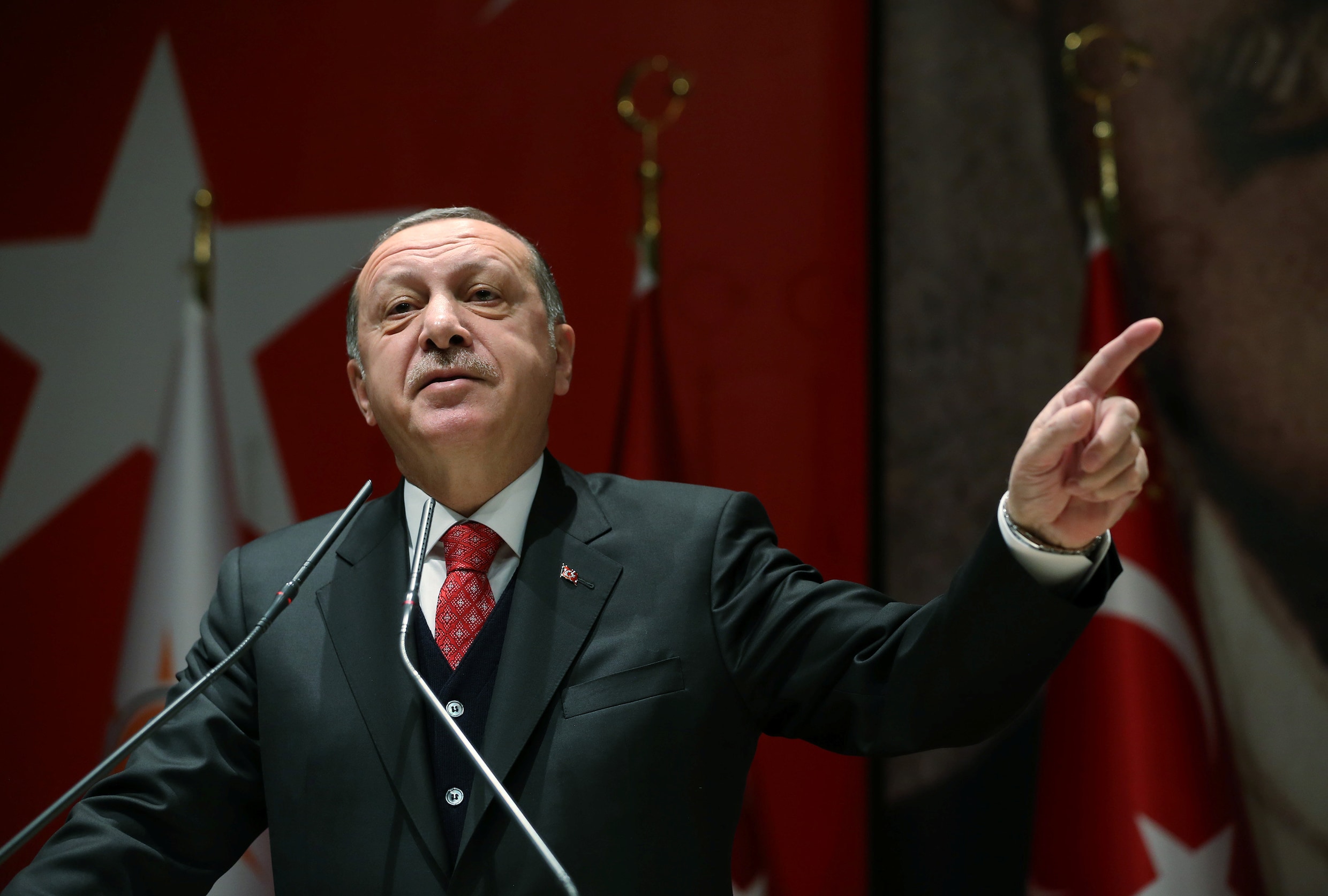 Erdogan na blunder bij NAVO-oefening: "Deze kwestie kan niet worden afgedaan met een simpele verontschuldiging"