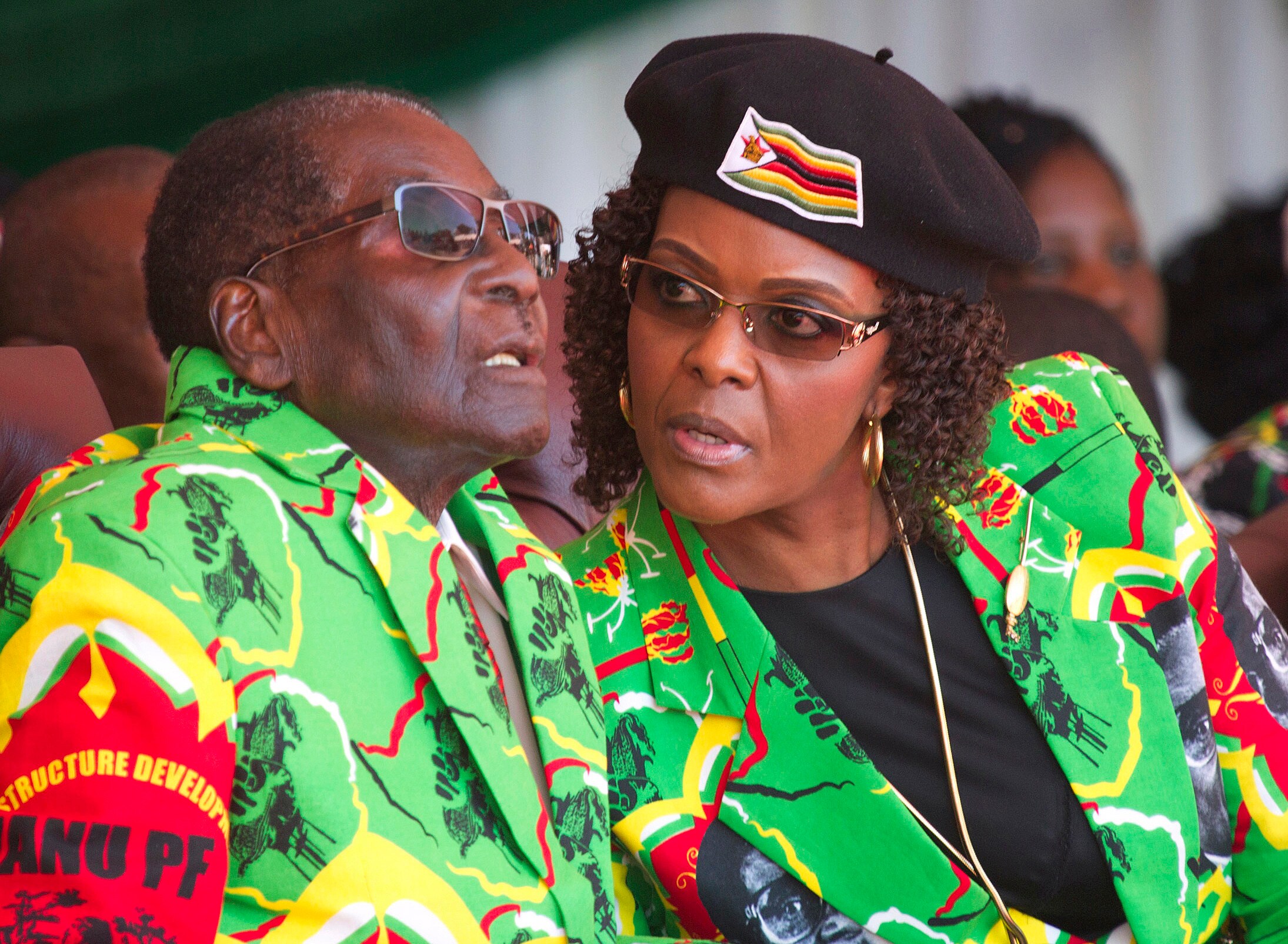 Mugabe krijgt immuniteit en mag in Zimbabwe blijven