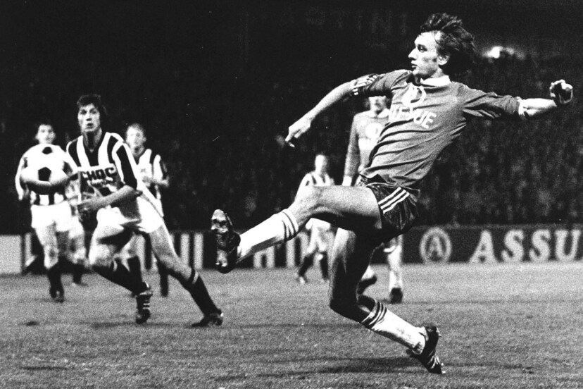 Rob Rensenbrink (1947-2020) was veel meer dan die bal op de paal | De ...