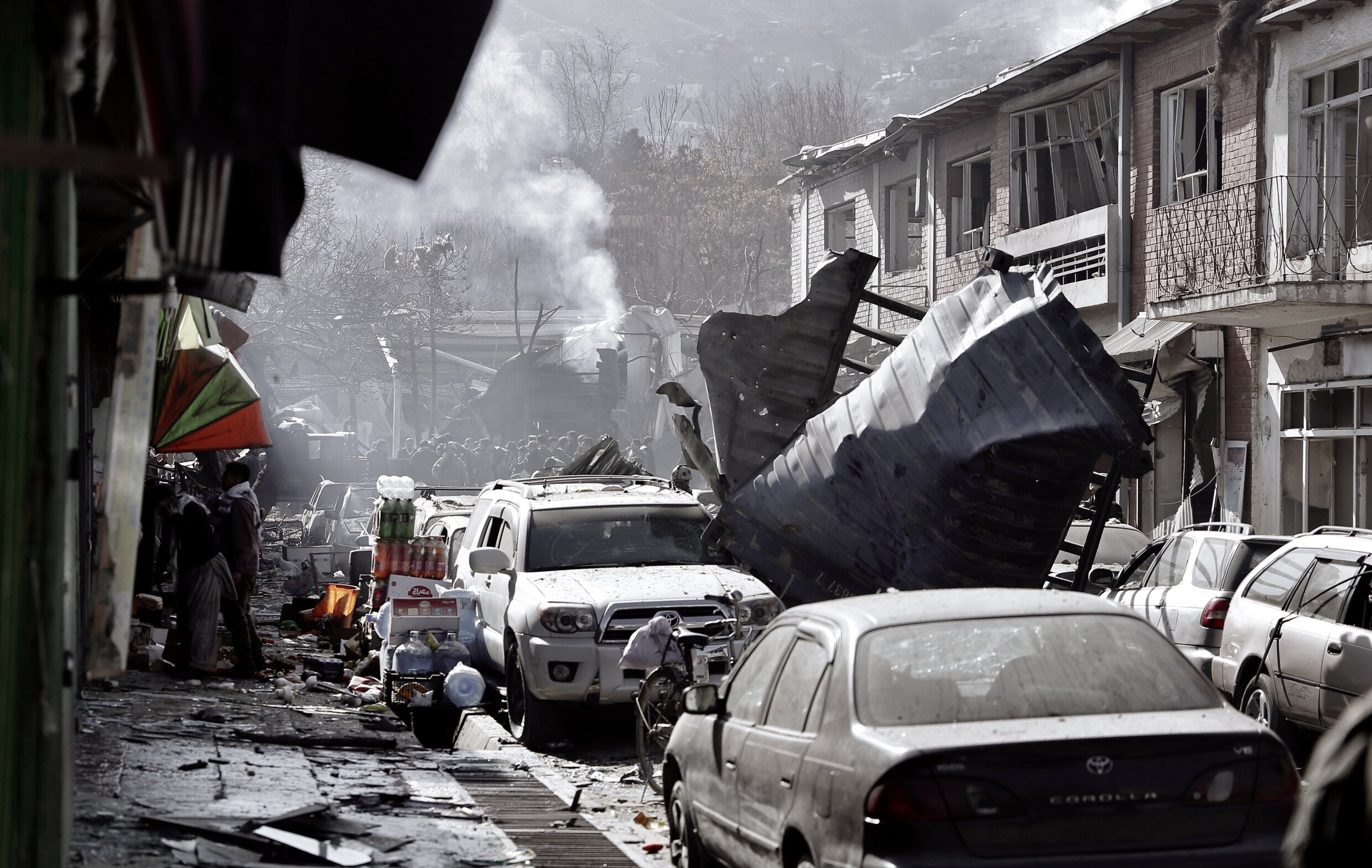 Bomauto vermomd als ambulance richt bloedbad aan in Kabul: 95 doden