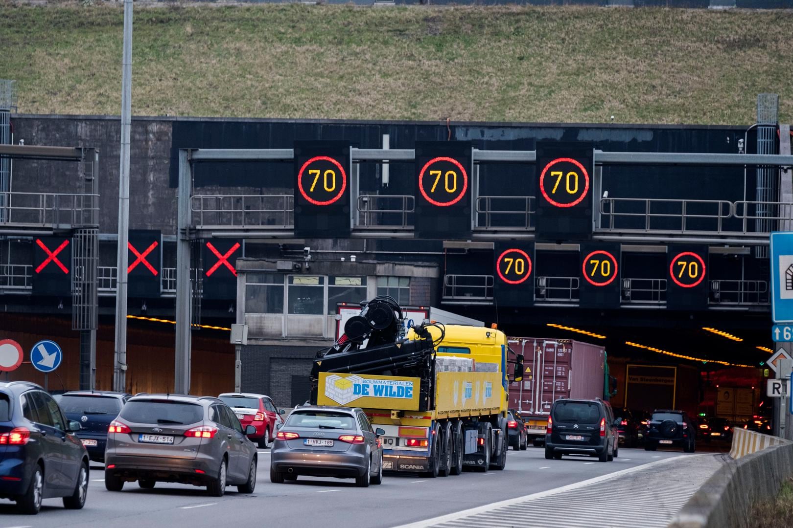 Tunnel richting Gent weer vrij, richting Nederland rijstrook nog dicht