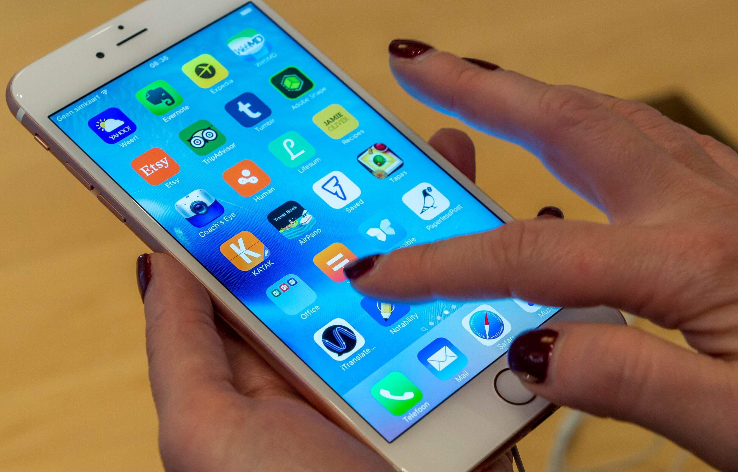 "Nieuwe iPhone-software waarschuwt als u uw telefoon te veel gebruikt"