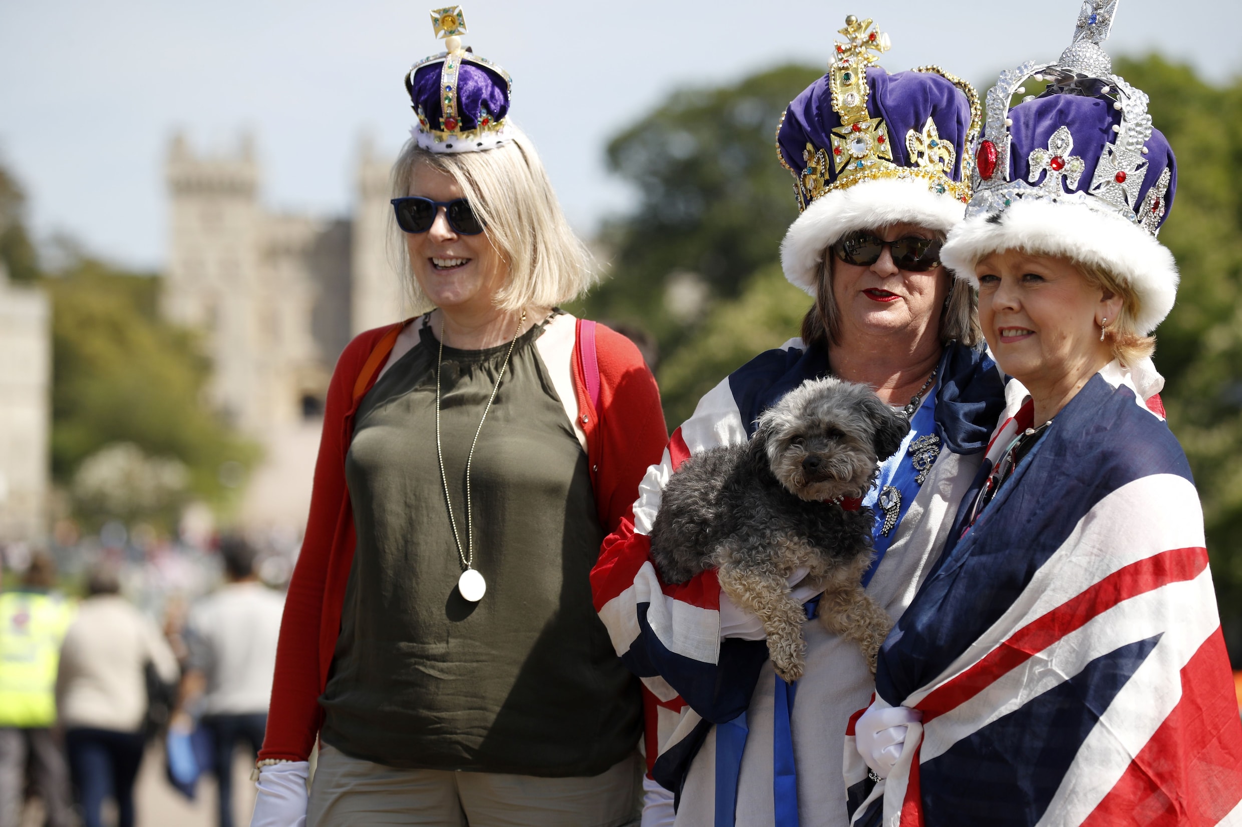 De Royal Wedding: een dag met ouderwets vermaak en afleiding voor de  Britten | De Morgen