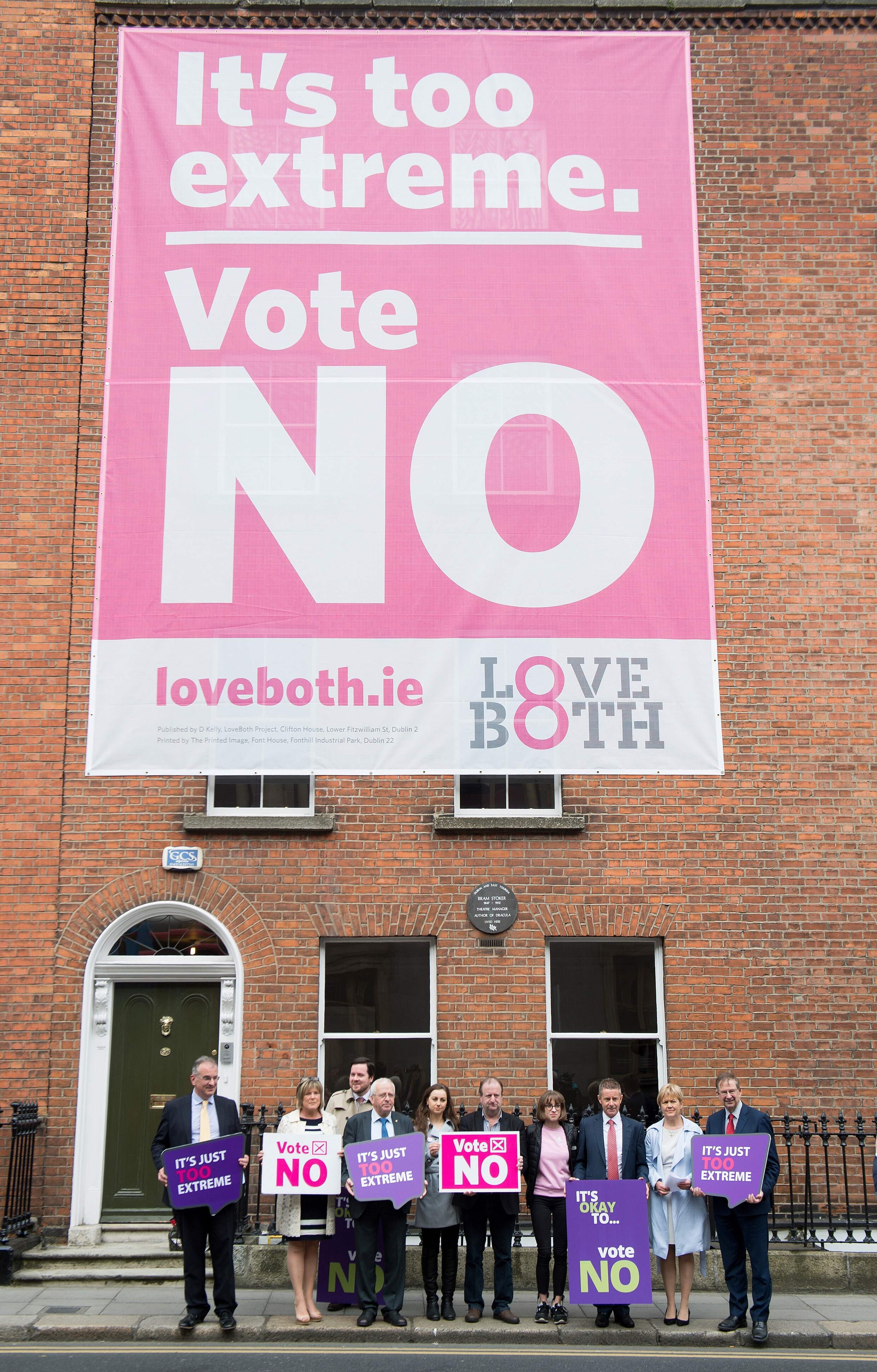 Spanning heerst op straat in Ierland, dat vandaag voor of tegen het recht op abortus stemt