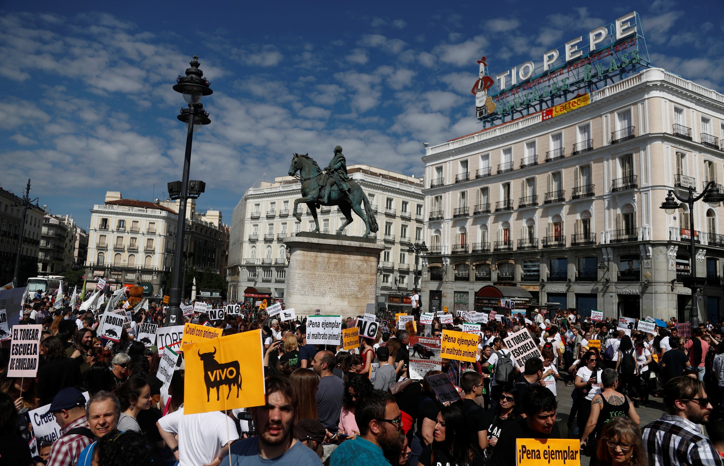 Tienduizenden betogen in Spanje voor afschaffing van stierengevechten: "Een schande!"