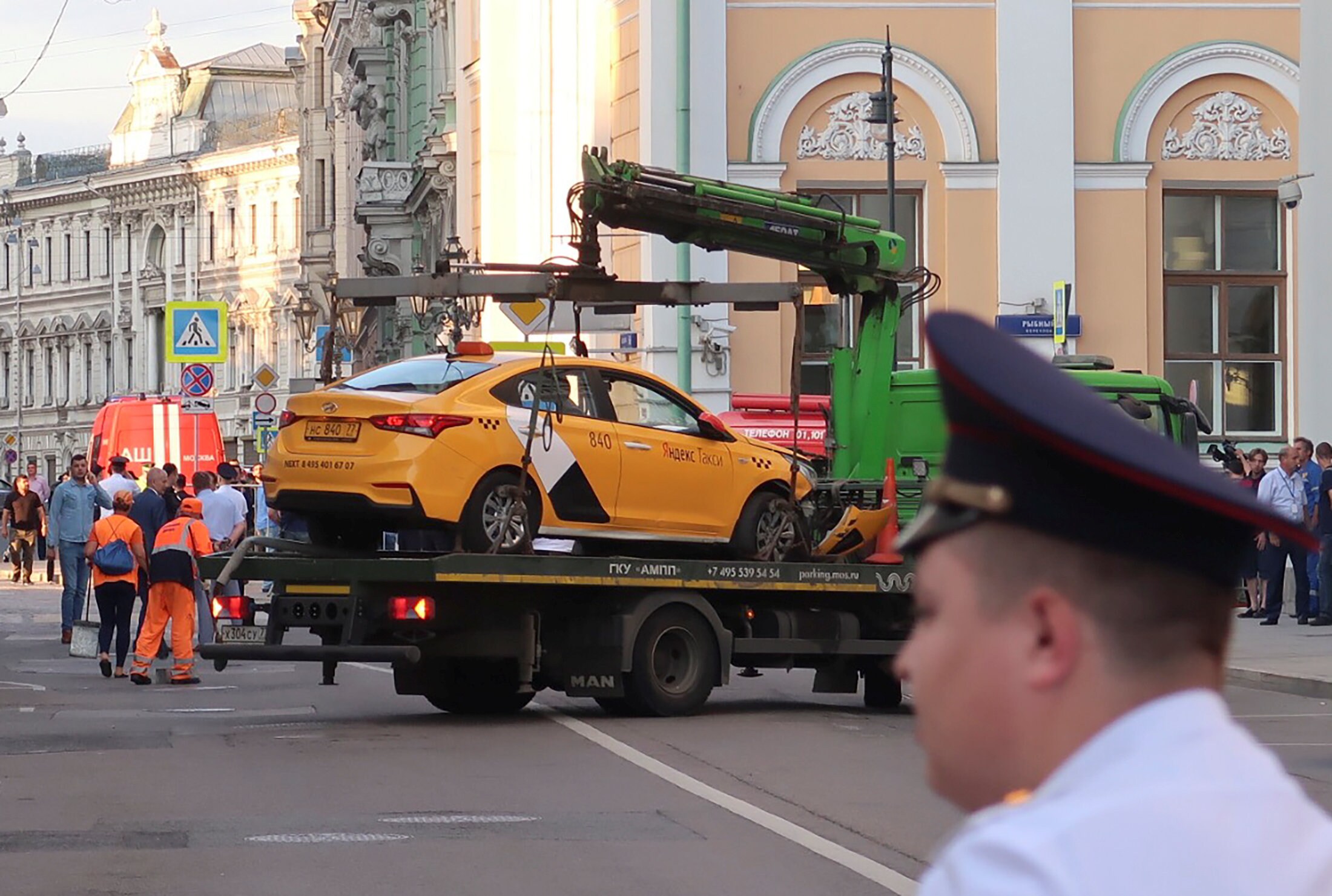 Taxi rijdt in op voorbijgangers in Moskou: acht gewonden, onder wie voetbalfans
