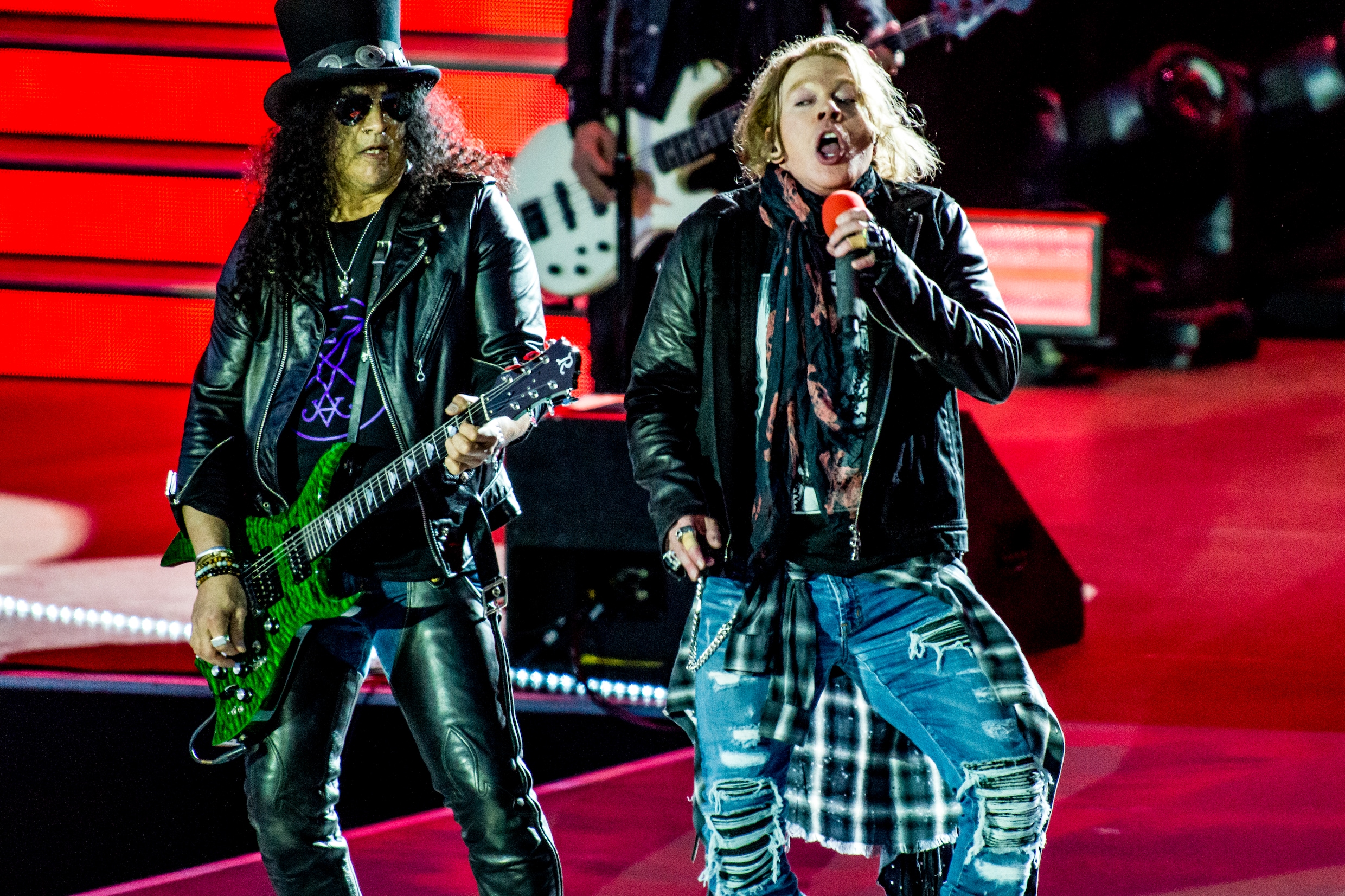 Axl, Slash en Duff sluiten eerste metaldag af met optreden van 3 en een half uur