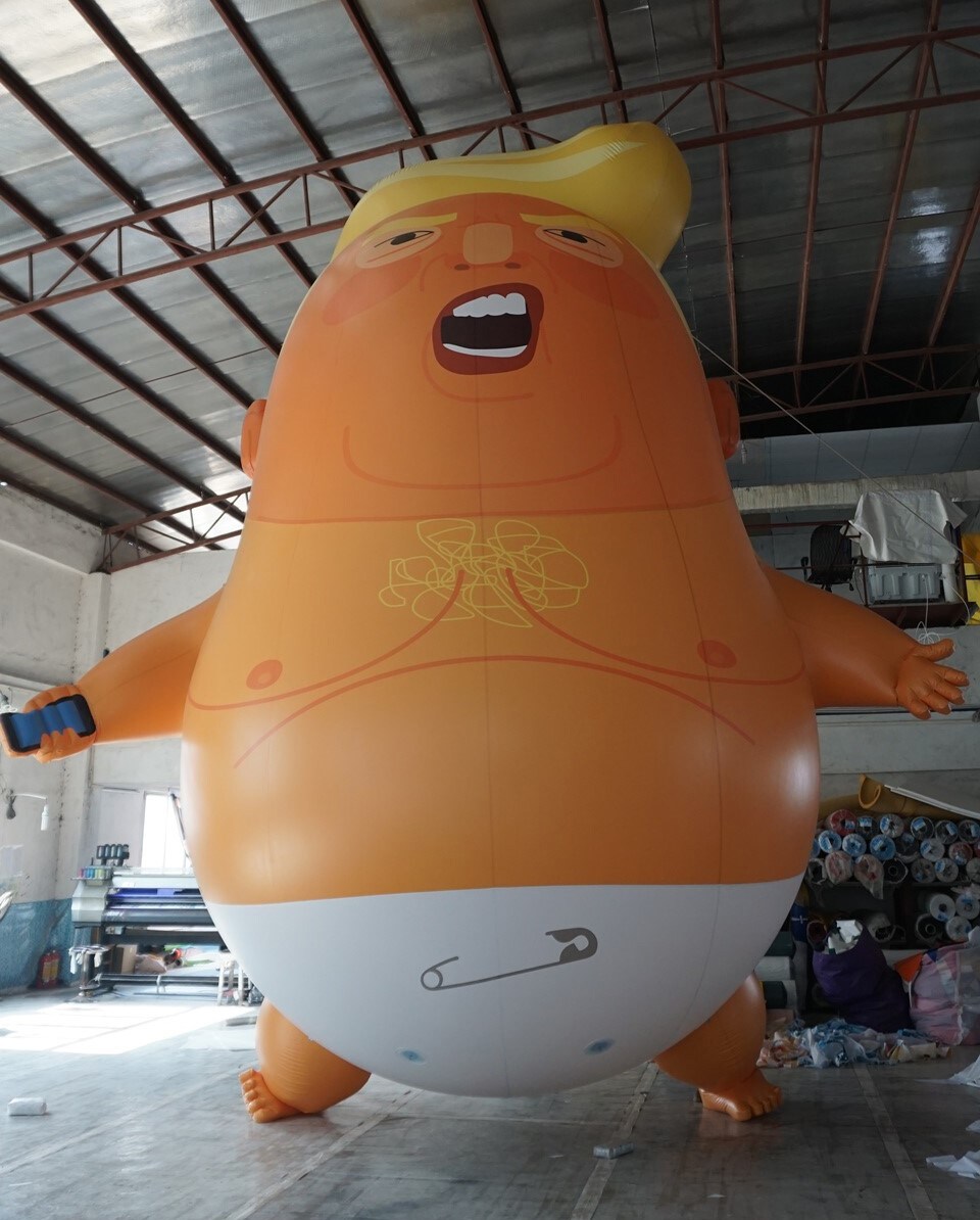 Londense burgemeester: "Ballon baby Trump mag de lucht in"