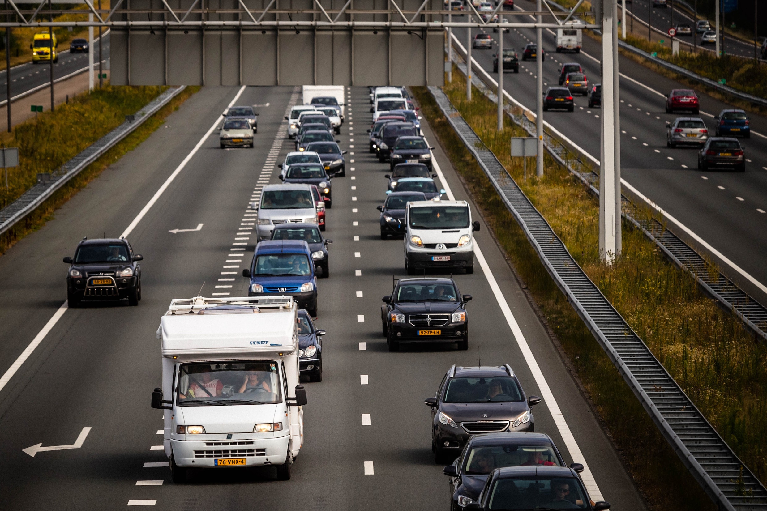 Nederland hakt de knoop door overdag nog maximaal 100 kilometer per uur op de snelweg De
