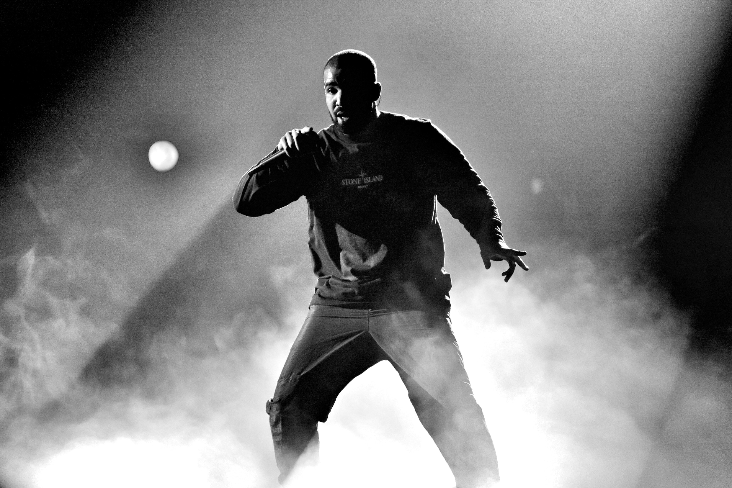 Drake geeft geen concerten, hij host zinderende clubavonden ★★★☆☆