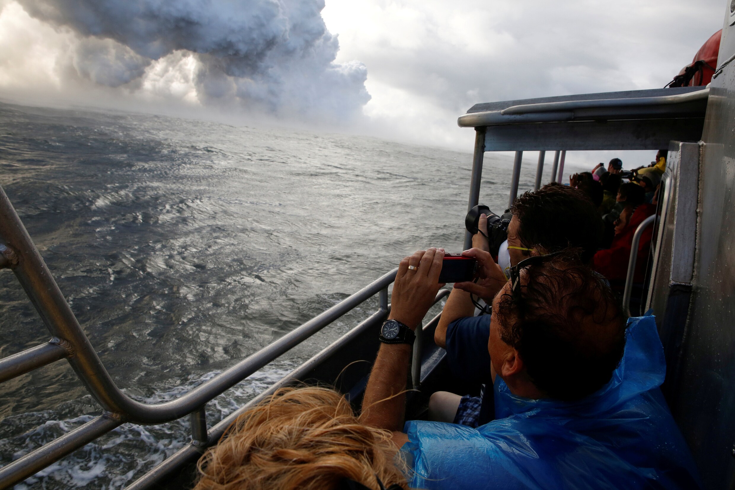 “Lavabom” raakt toeristenboot in Hawaï: 23 gewonden, regels aangescherpt