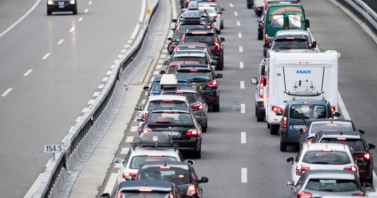 Meer Dan 10 Kilometer File Aan Zwitserse Gotthardtunnel