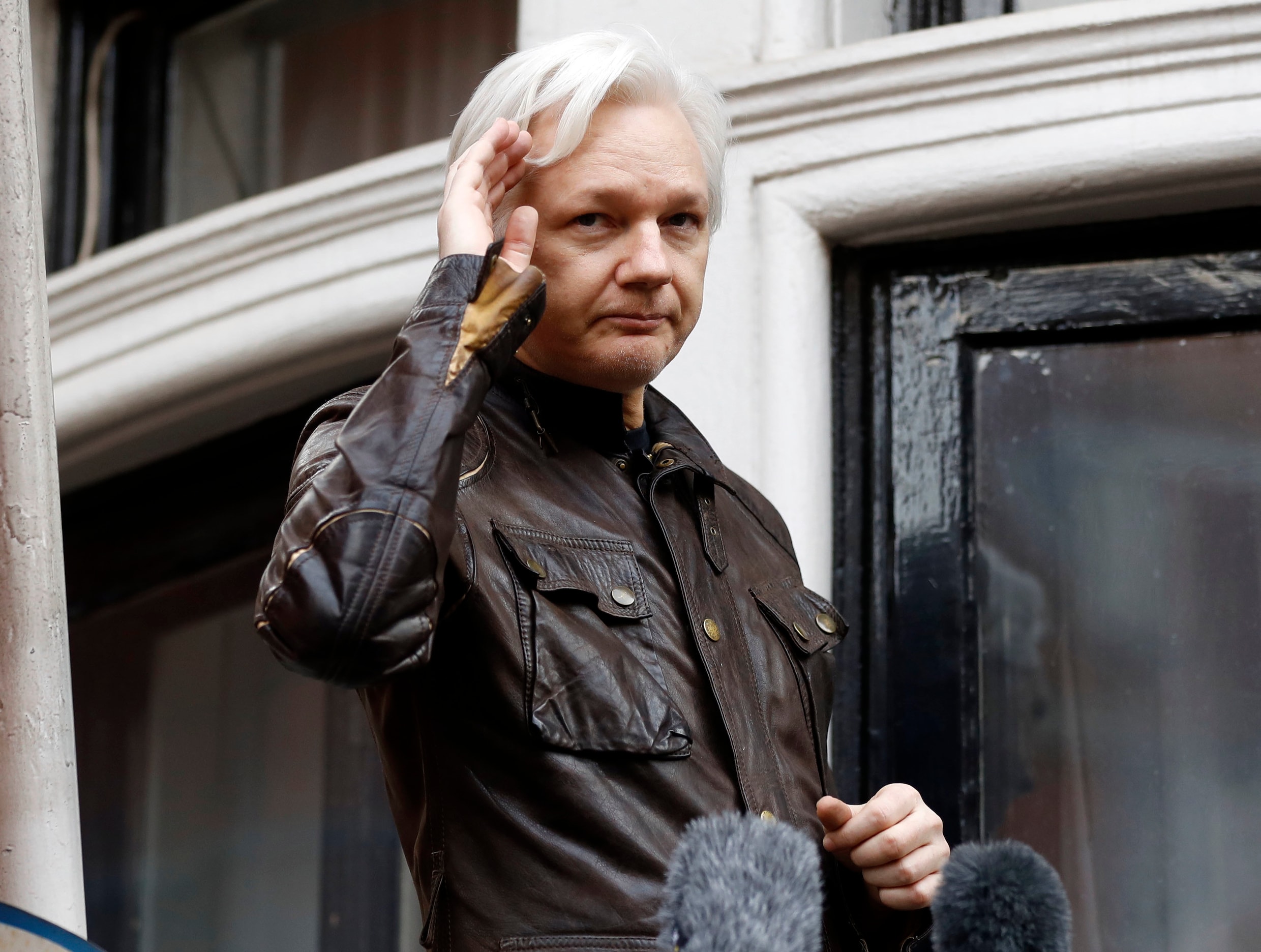 Ecuador wil Julian Assange uit ambassade in Londen zetten