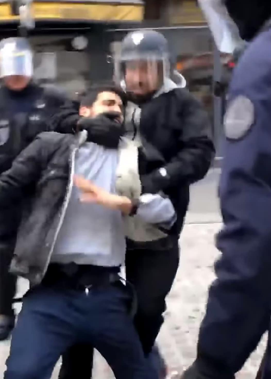 Elysée verzweeg voor Justitie dat Alexandre Benalla op 1 mei een betoger in elkaar sloeg