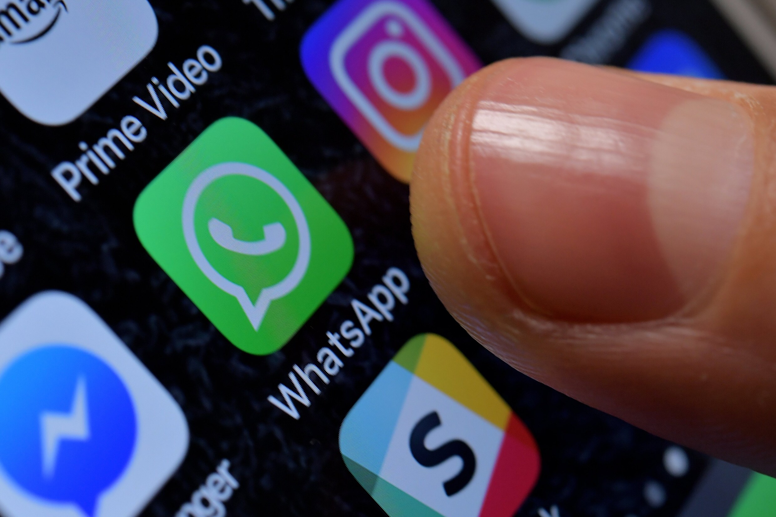 WhatsApp krijgt advertenties: zo zal Facebook er eindelijk poen mee scheppen