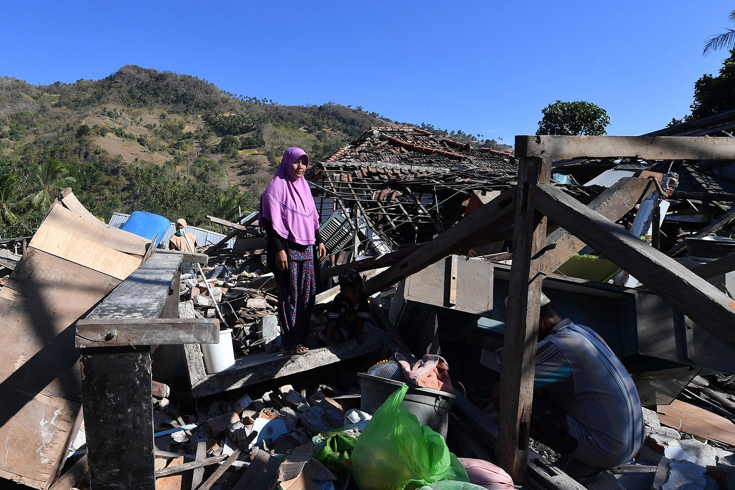 156.000 Indonesiërs dakloos na dodelijke aardbeving op Lombok, dodentol blijft oplopen