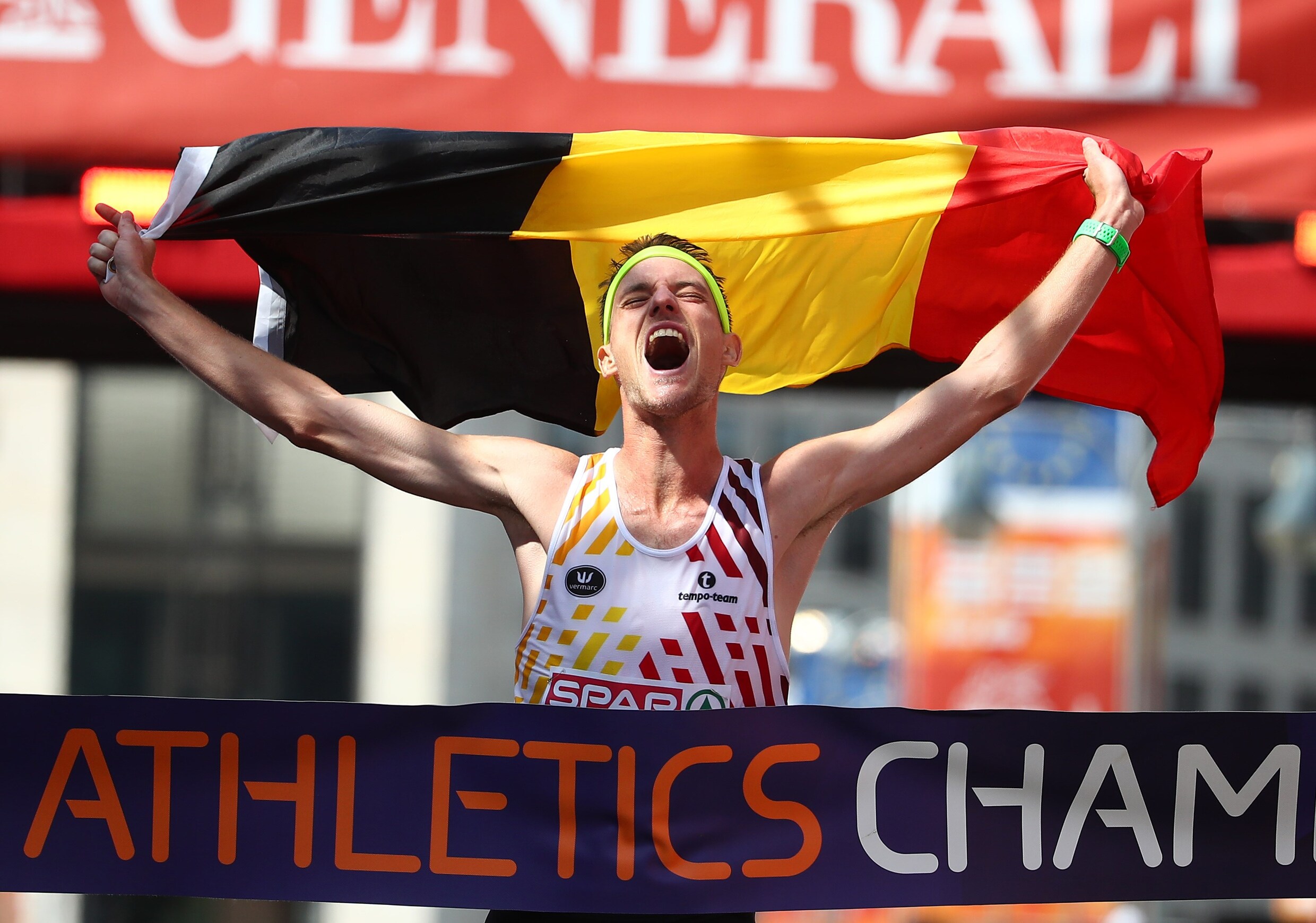 IJzersterke Koen Naert verovert goud in marathon