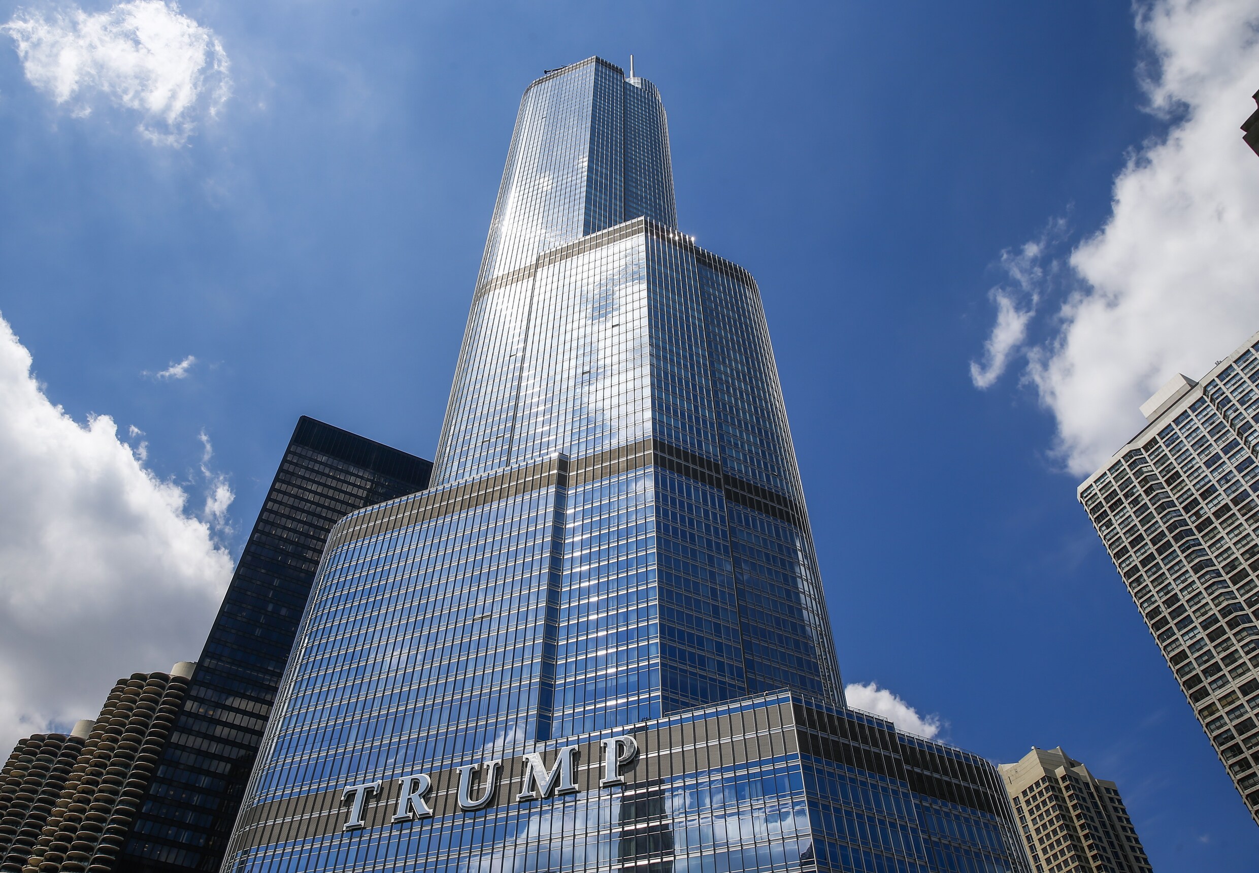 "Trump Tower pompt iedere dag illegaal miljoenen liters water uit Chicago River"